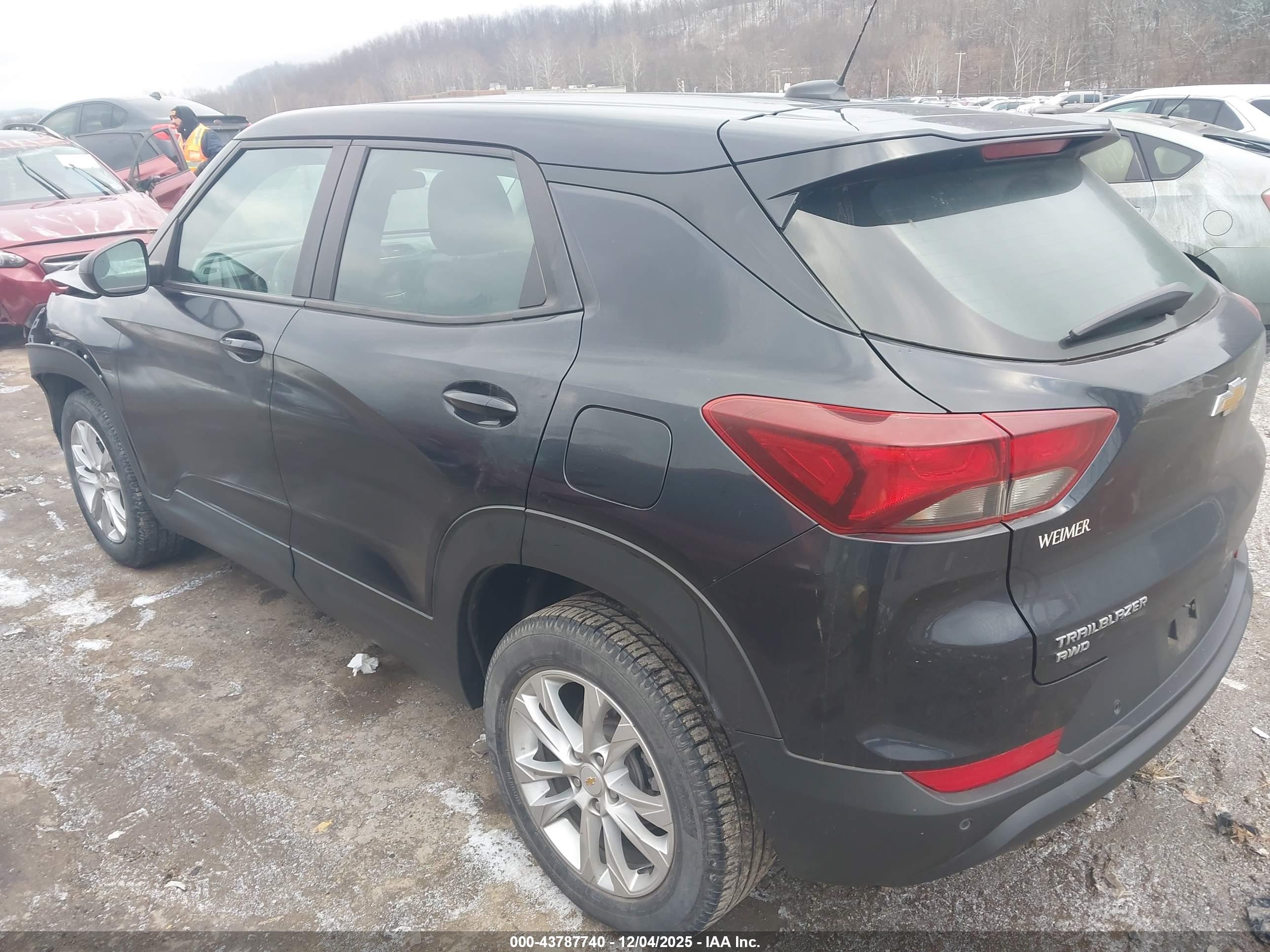 CHEVROLET TRAILBLAZER image 3