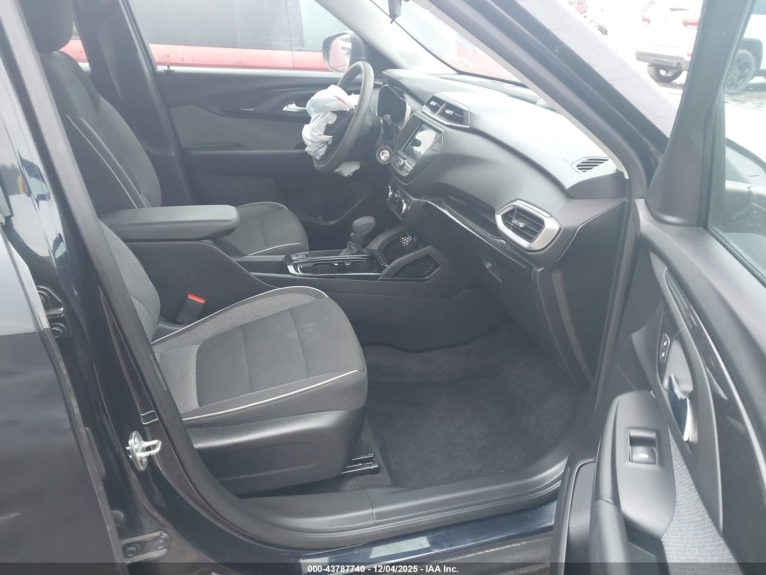 CHEVROLET TRAILBLAZER image 5