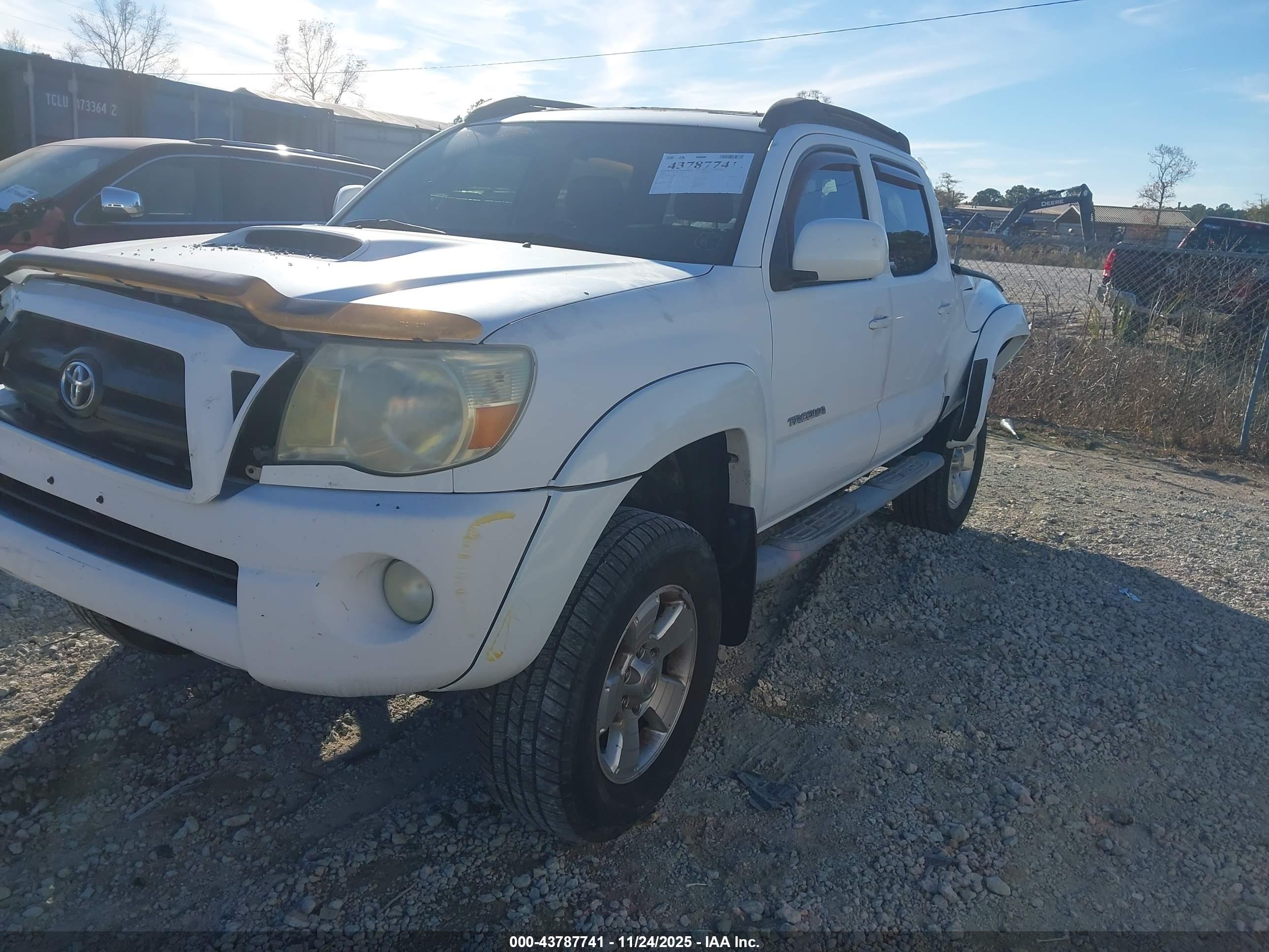 TOYOTA TACOMA image 2