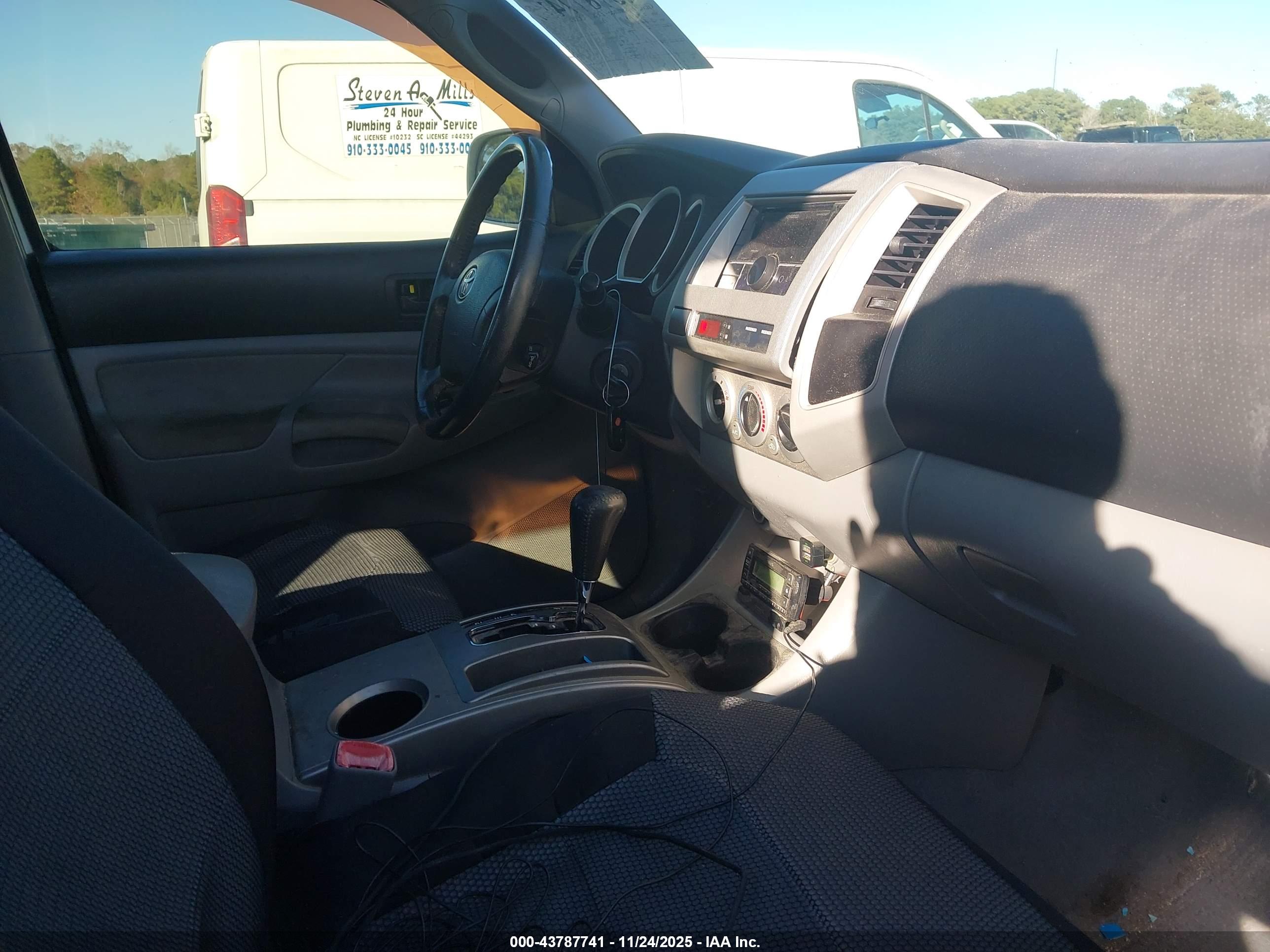 TOYOTA TACOMA image 5