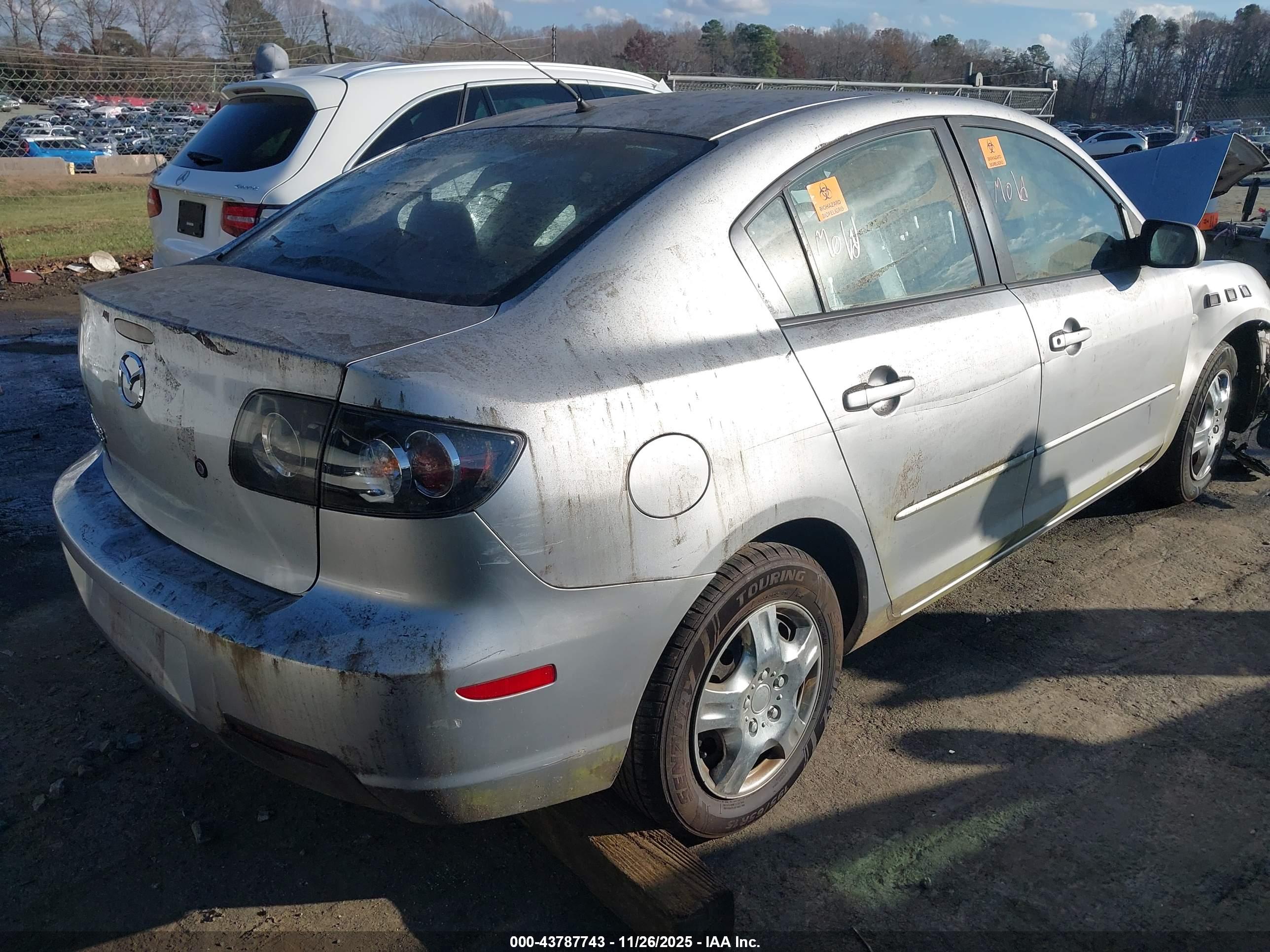 MAZDA MAZDA3 image 4