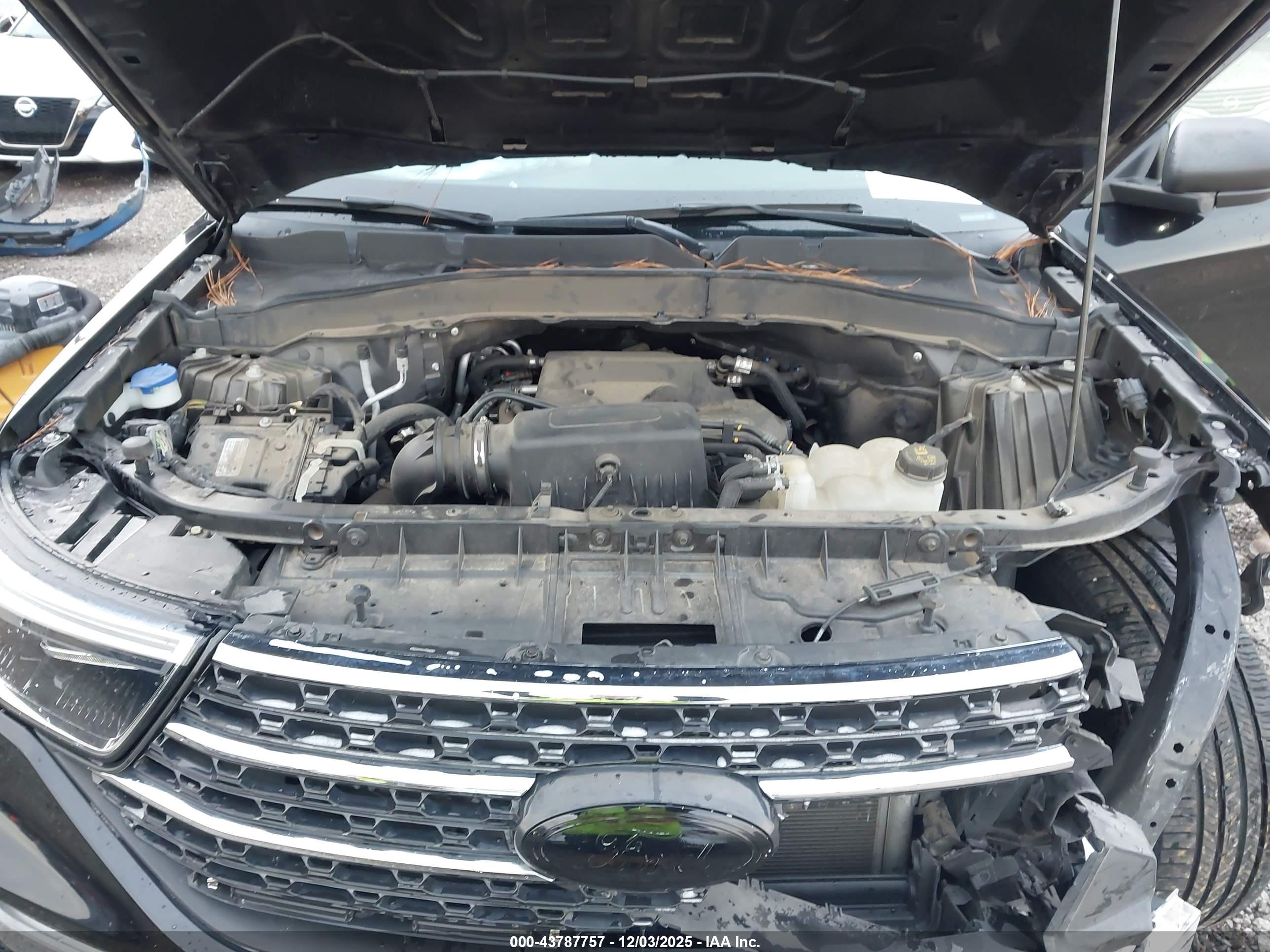 FORD EXPLORER image 10