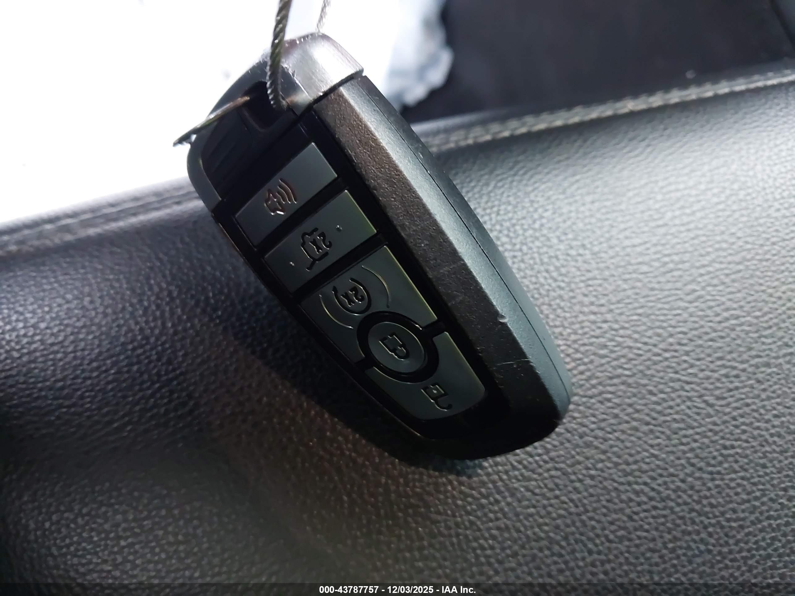 FORD EXPLORER image 11