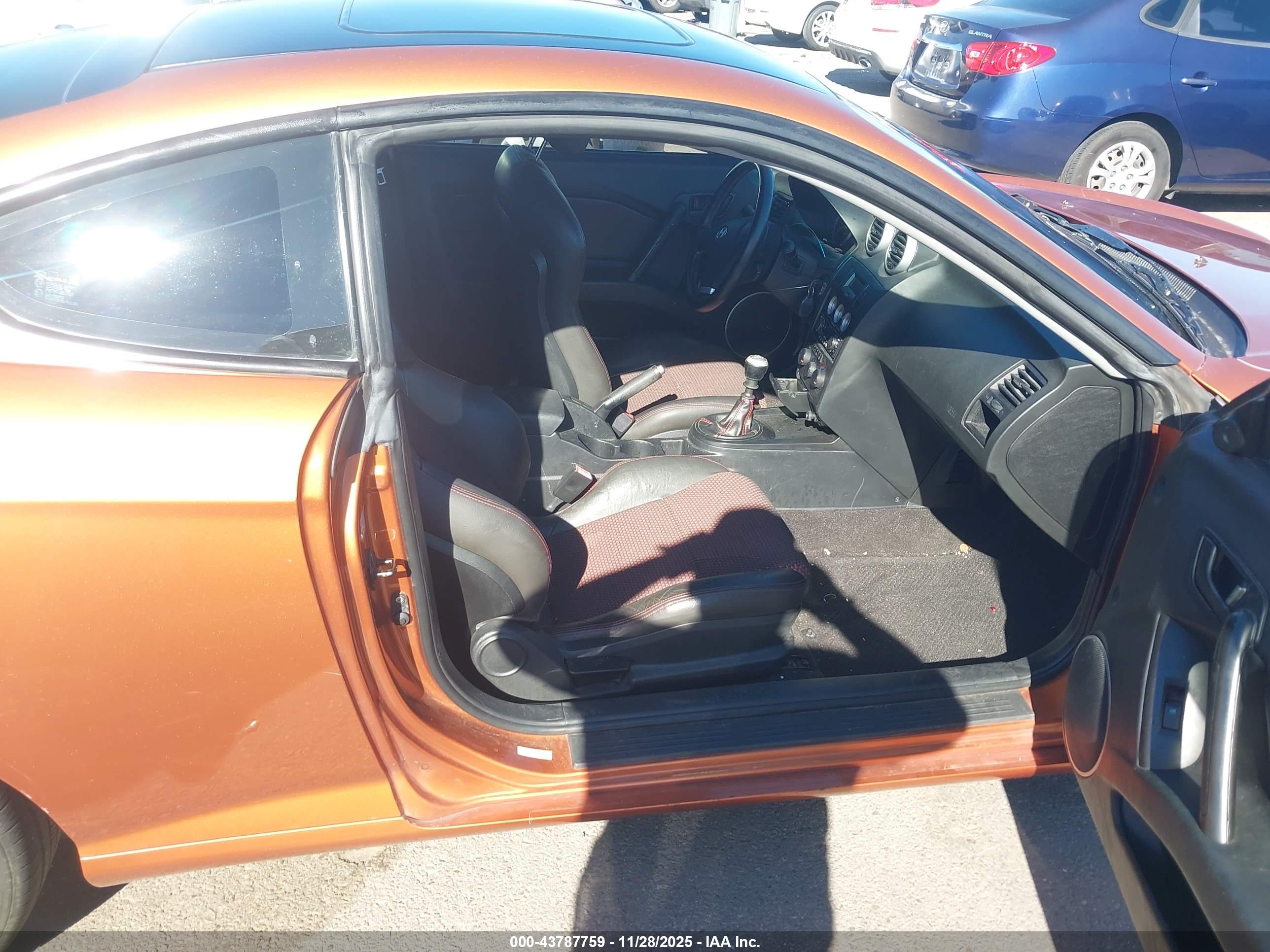 HYUNDAI TIBURON image 5