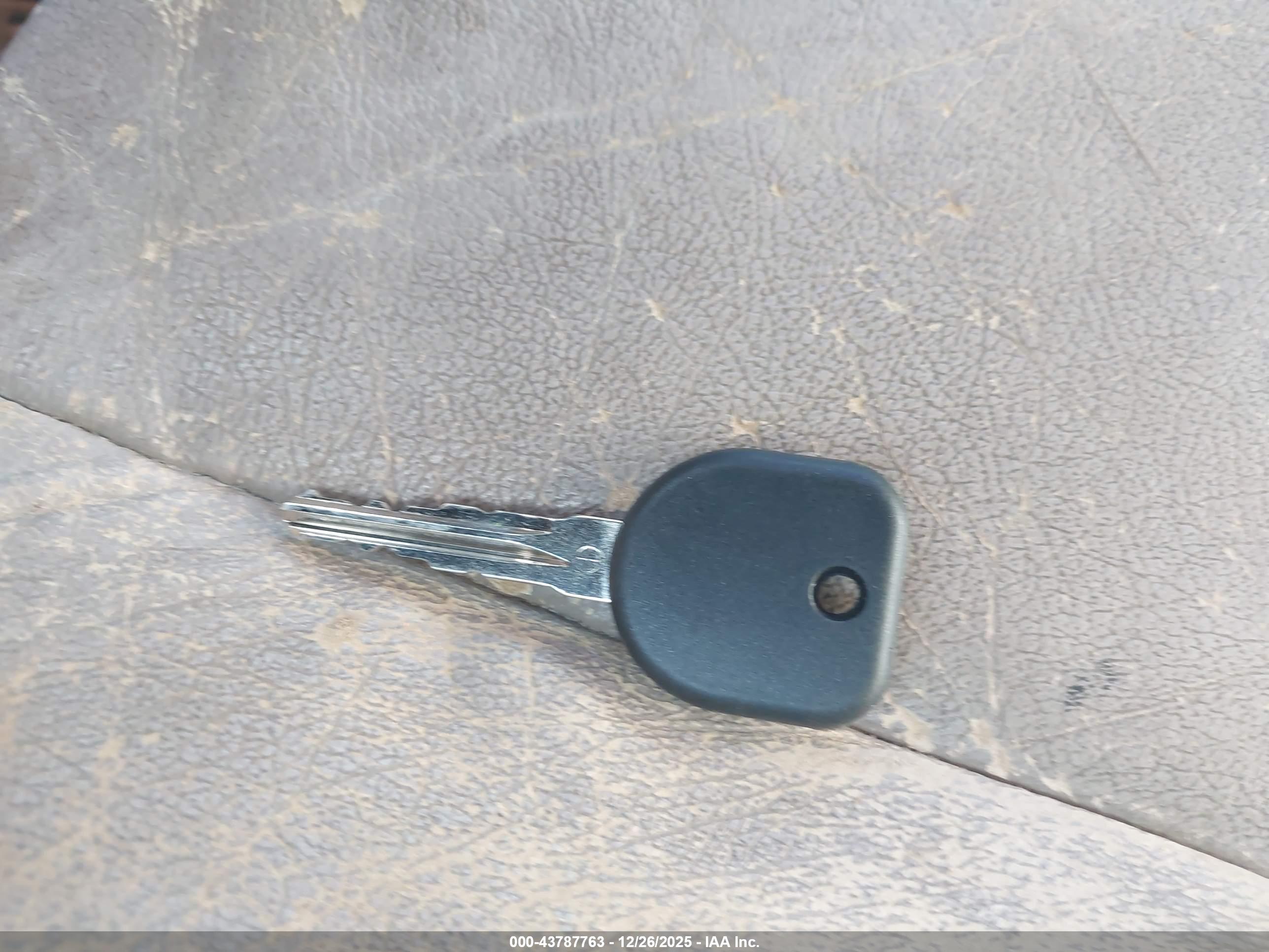 CHEVROLET SILVERADO image 11