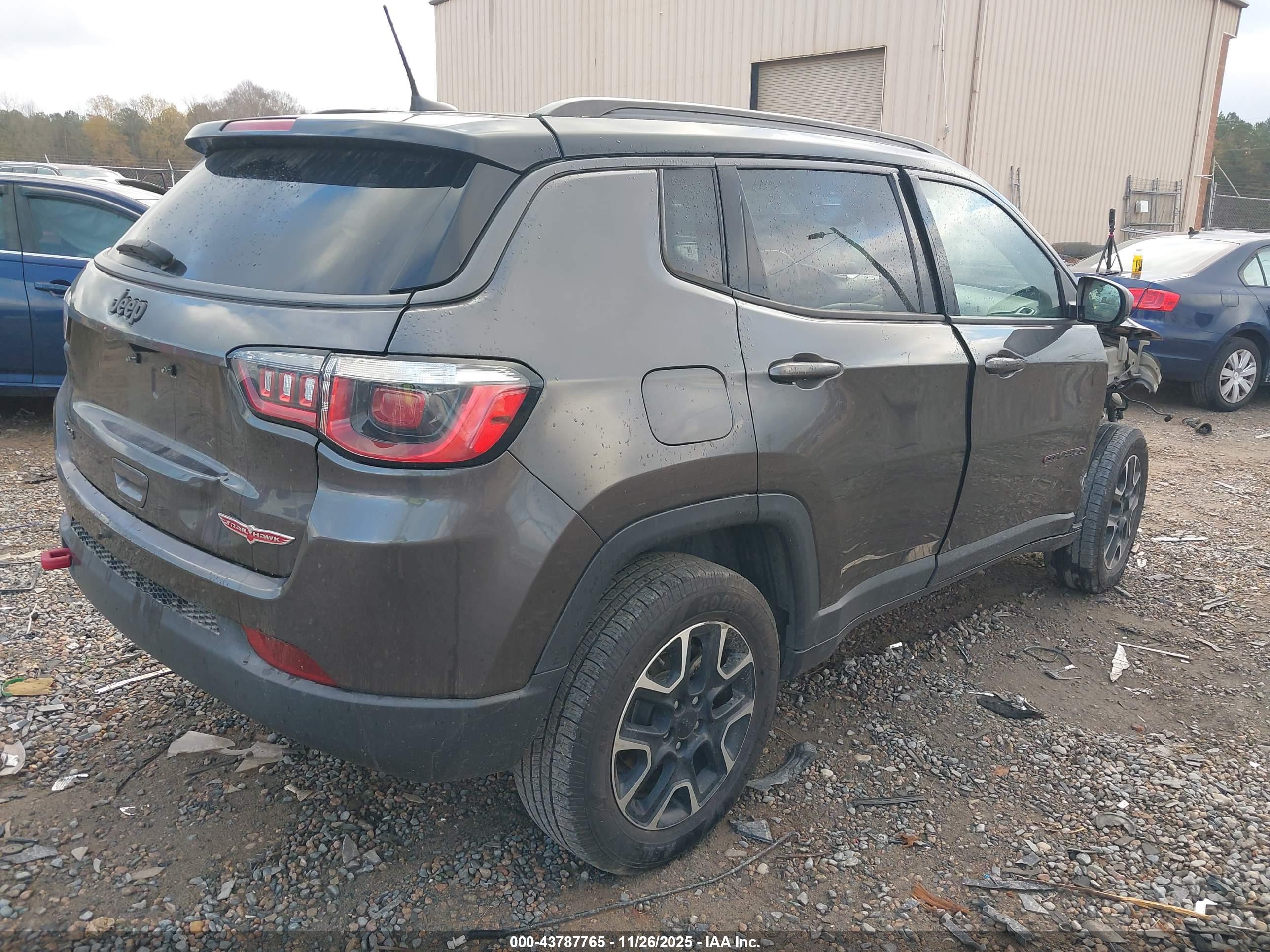 JEEP COMPASS image 4