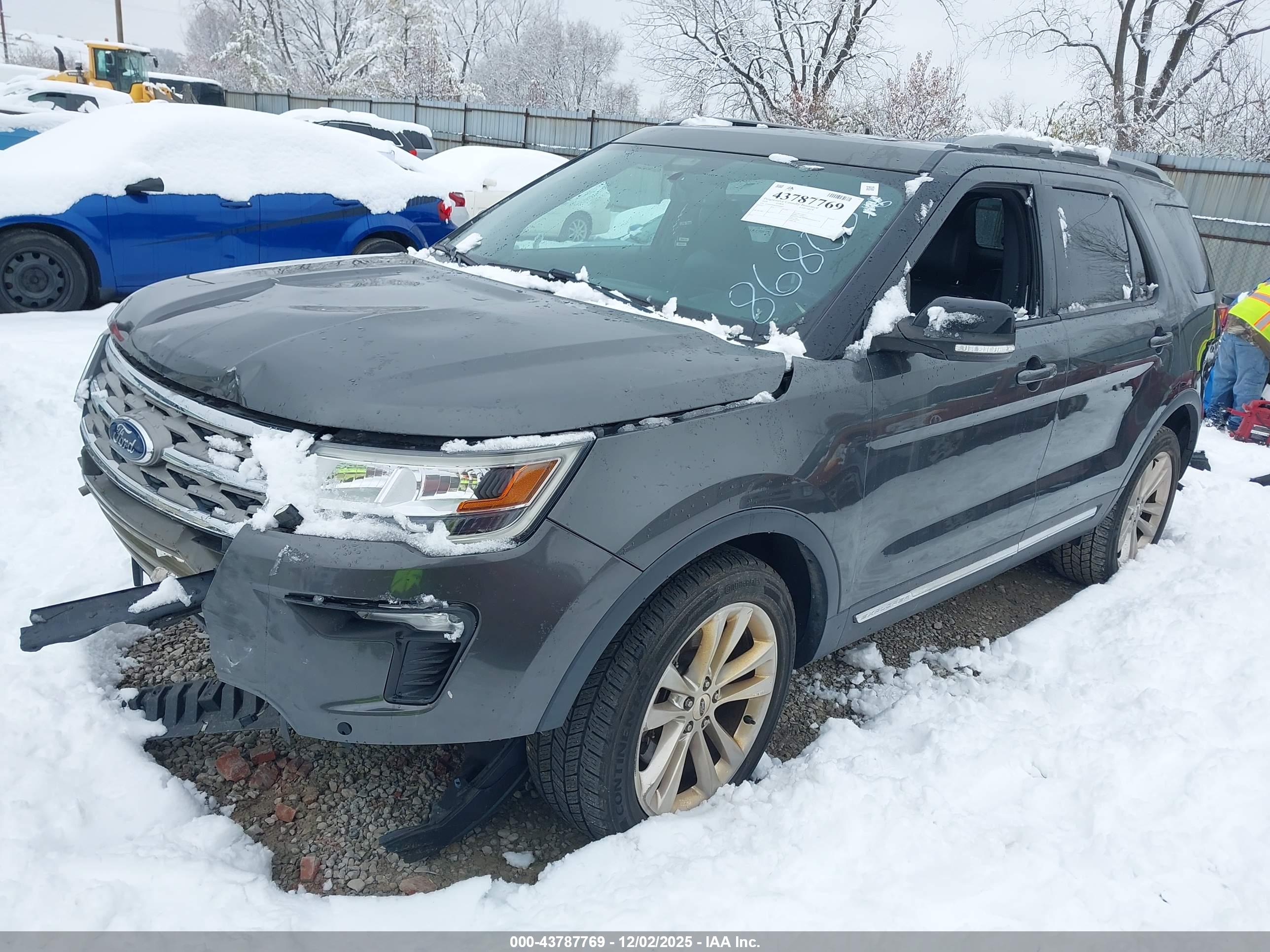 FORD EXPLORER image 2