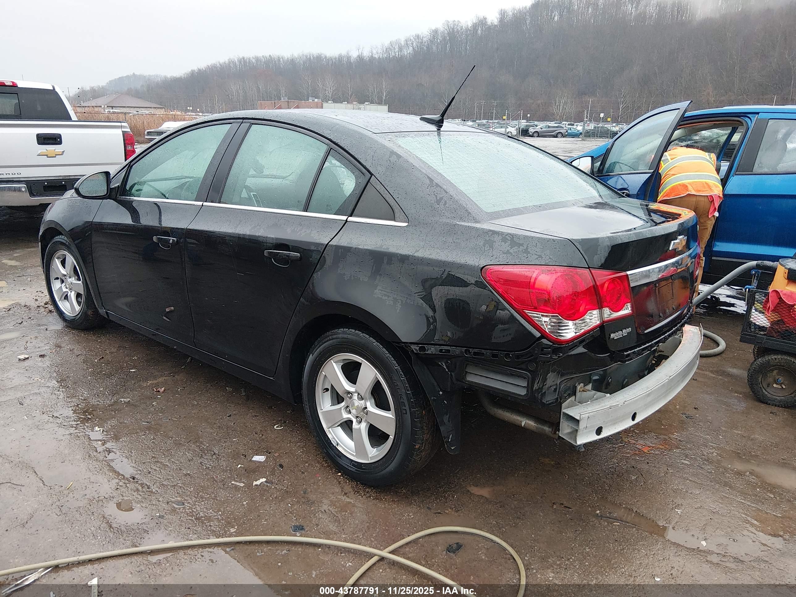 CHEVROLET CRUZE image 3