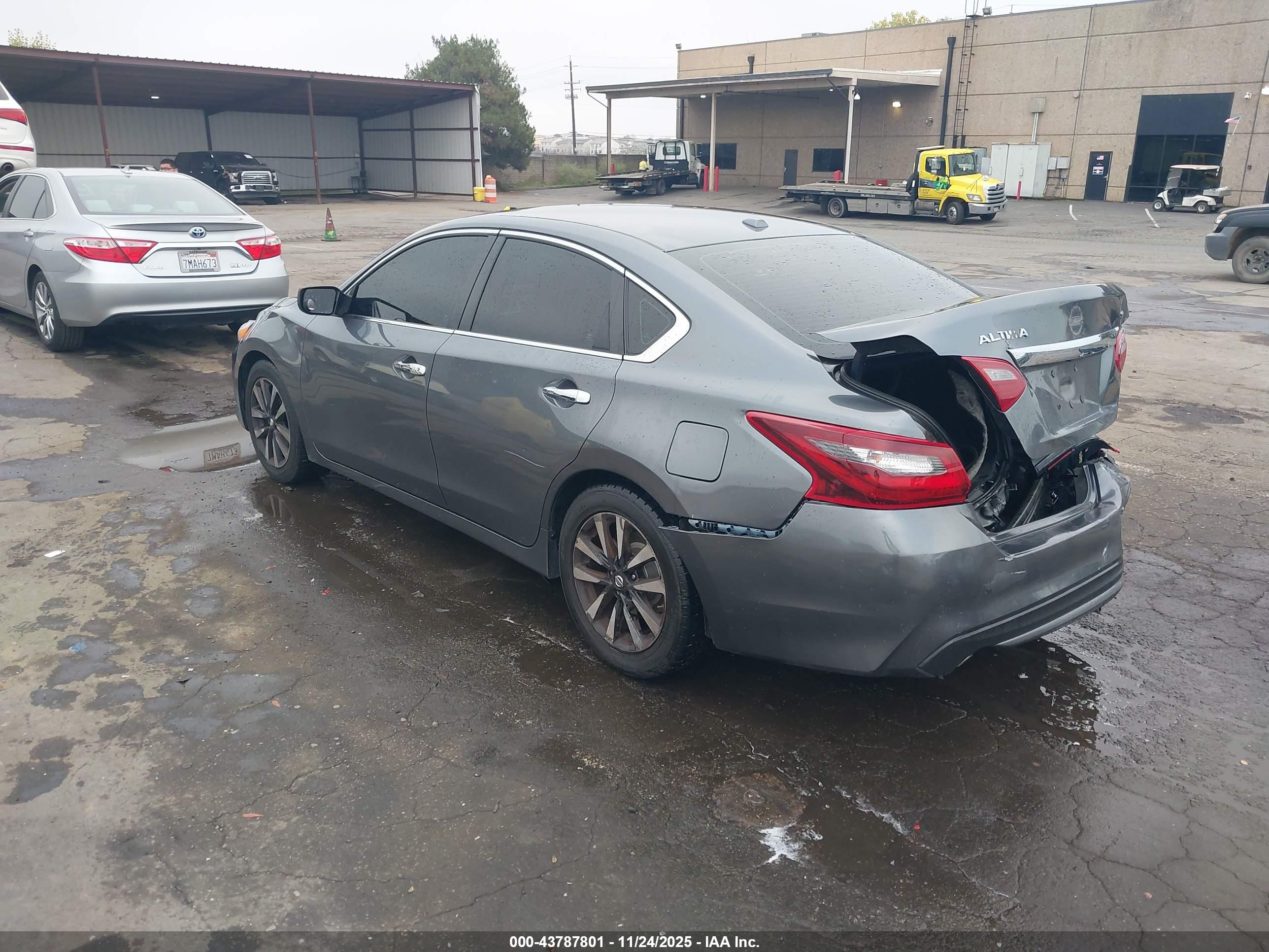NISSAN ALTIMA image 3