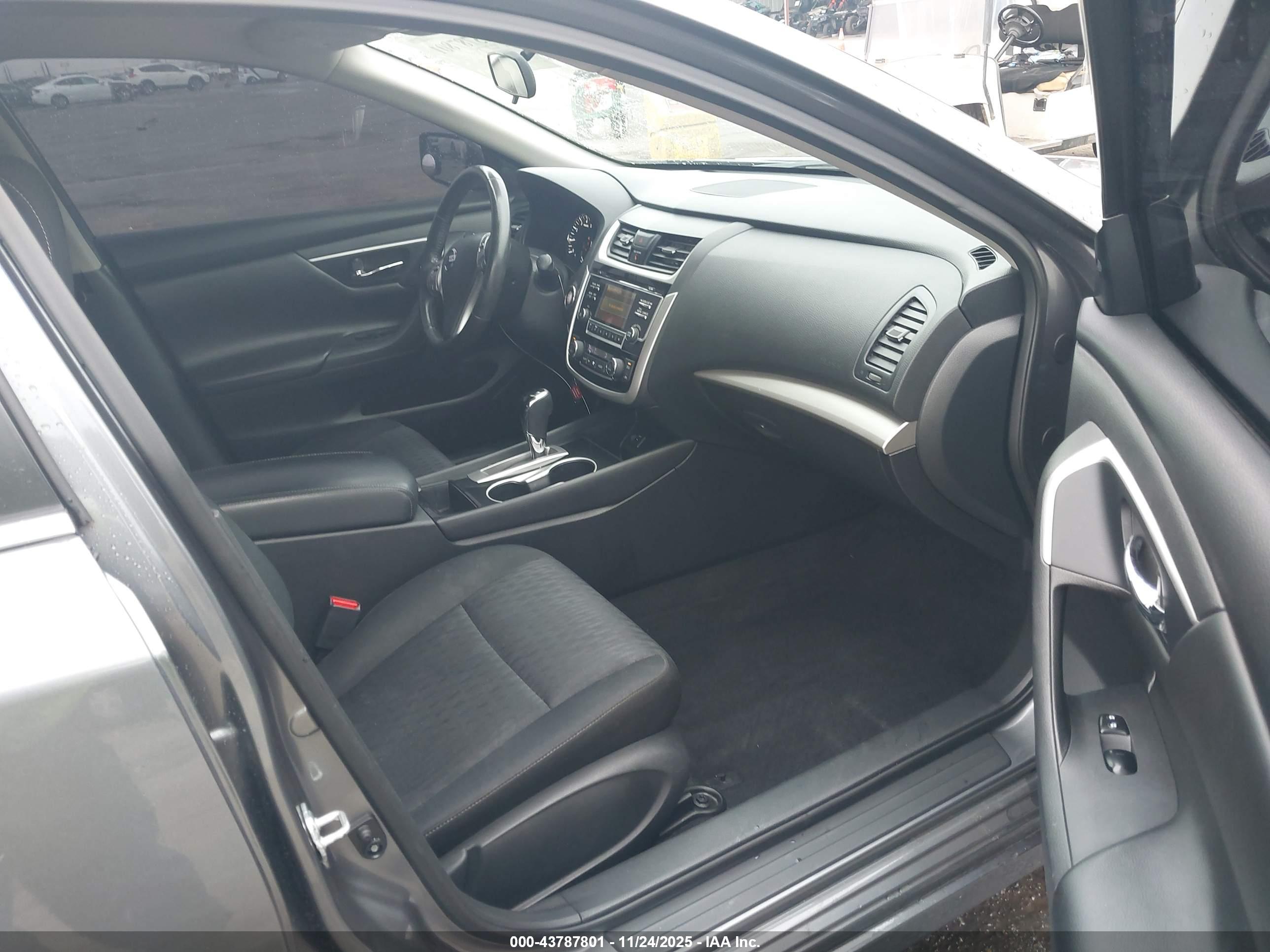 NISSAN ALTIMA image 5
