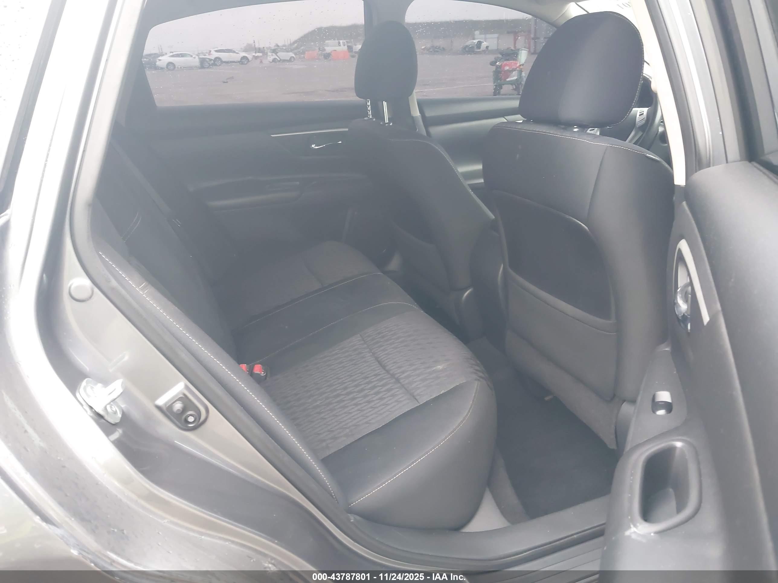 NISSAN ALTIMA image 8