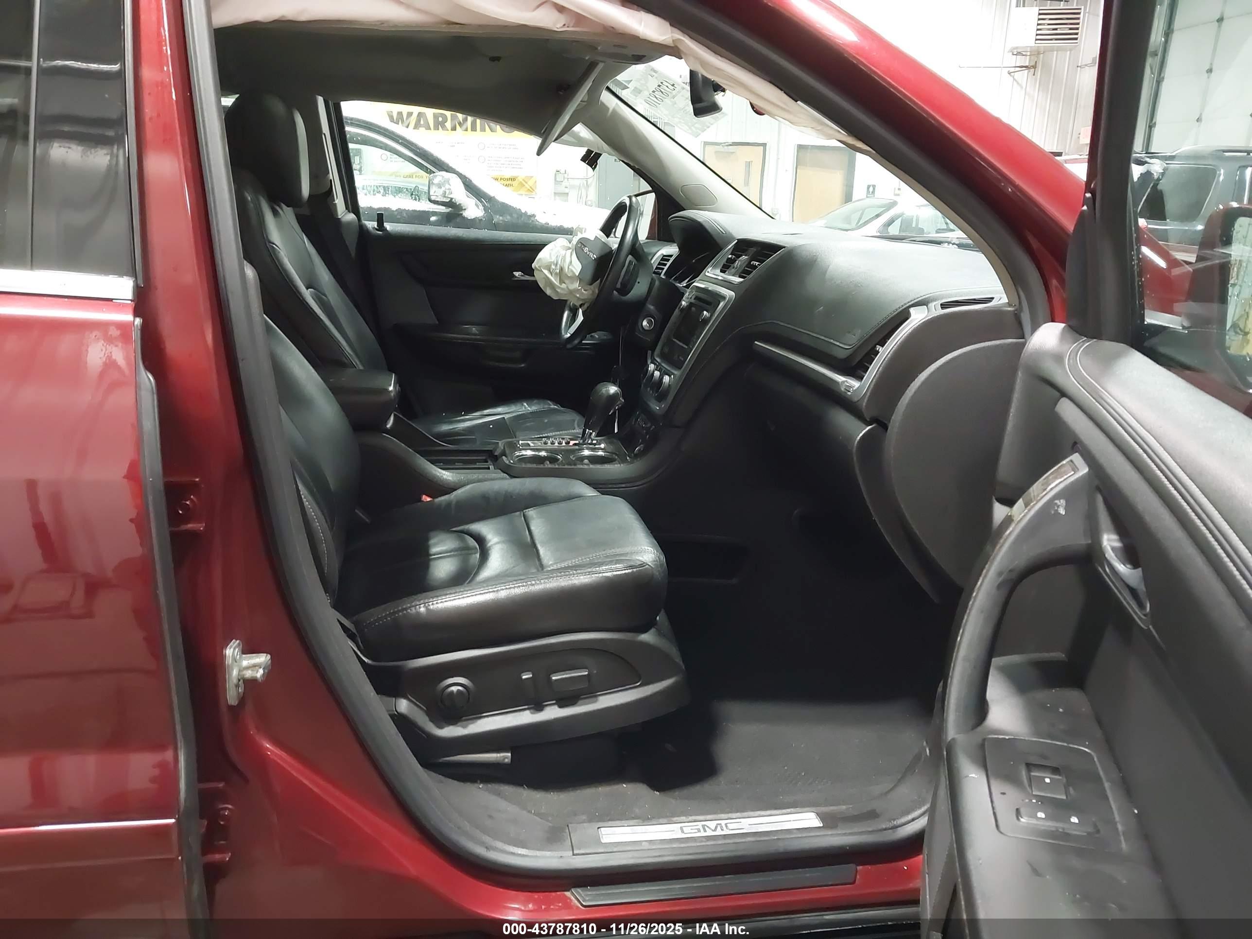 GMC ACADIA image 5