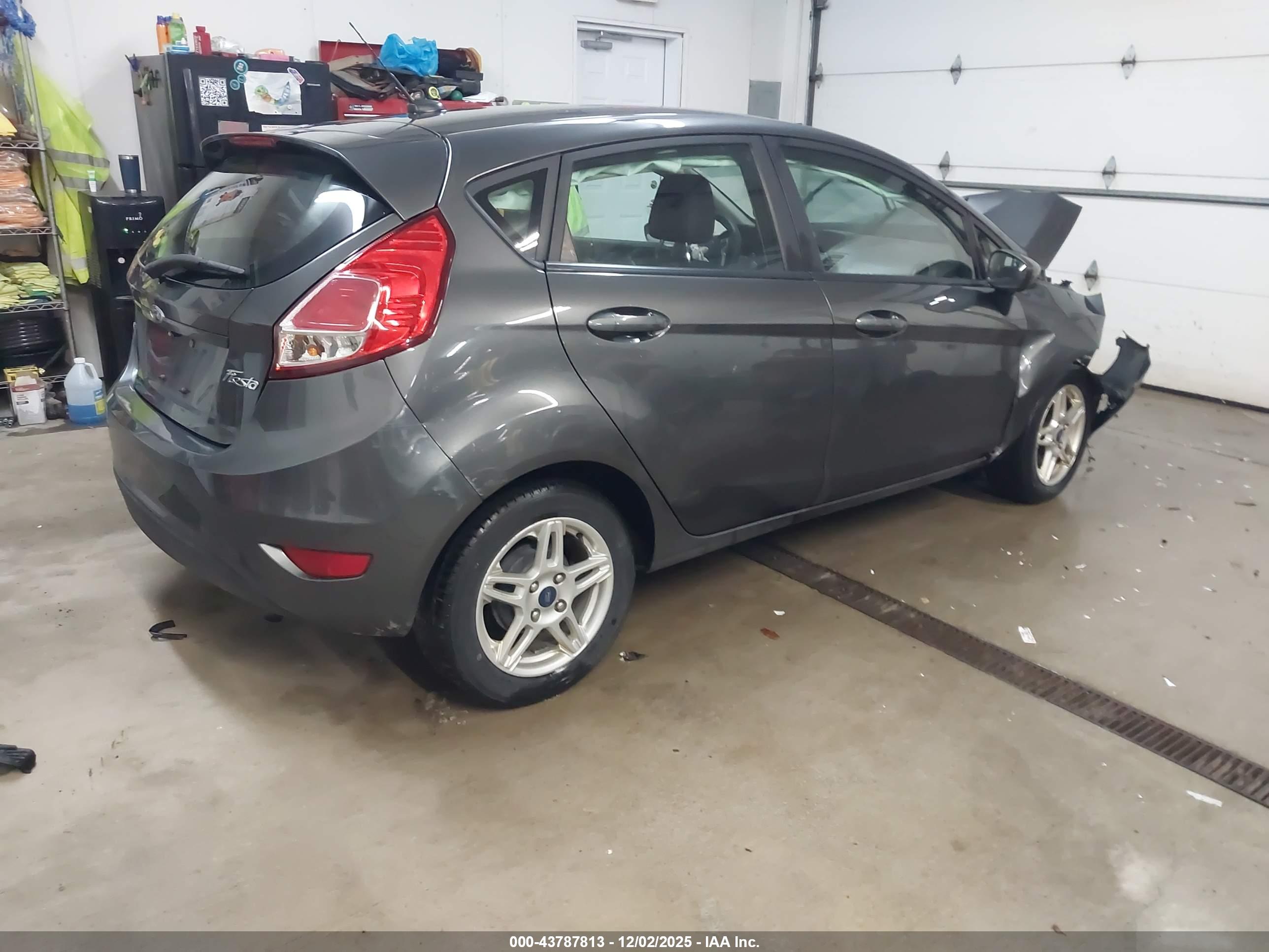 FORD FIESTA image 4