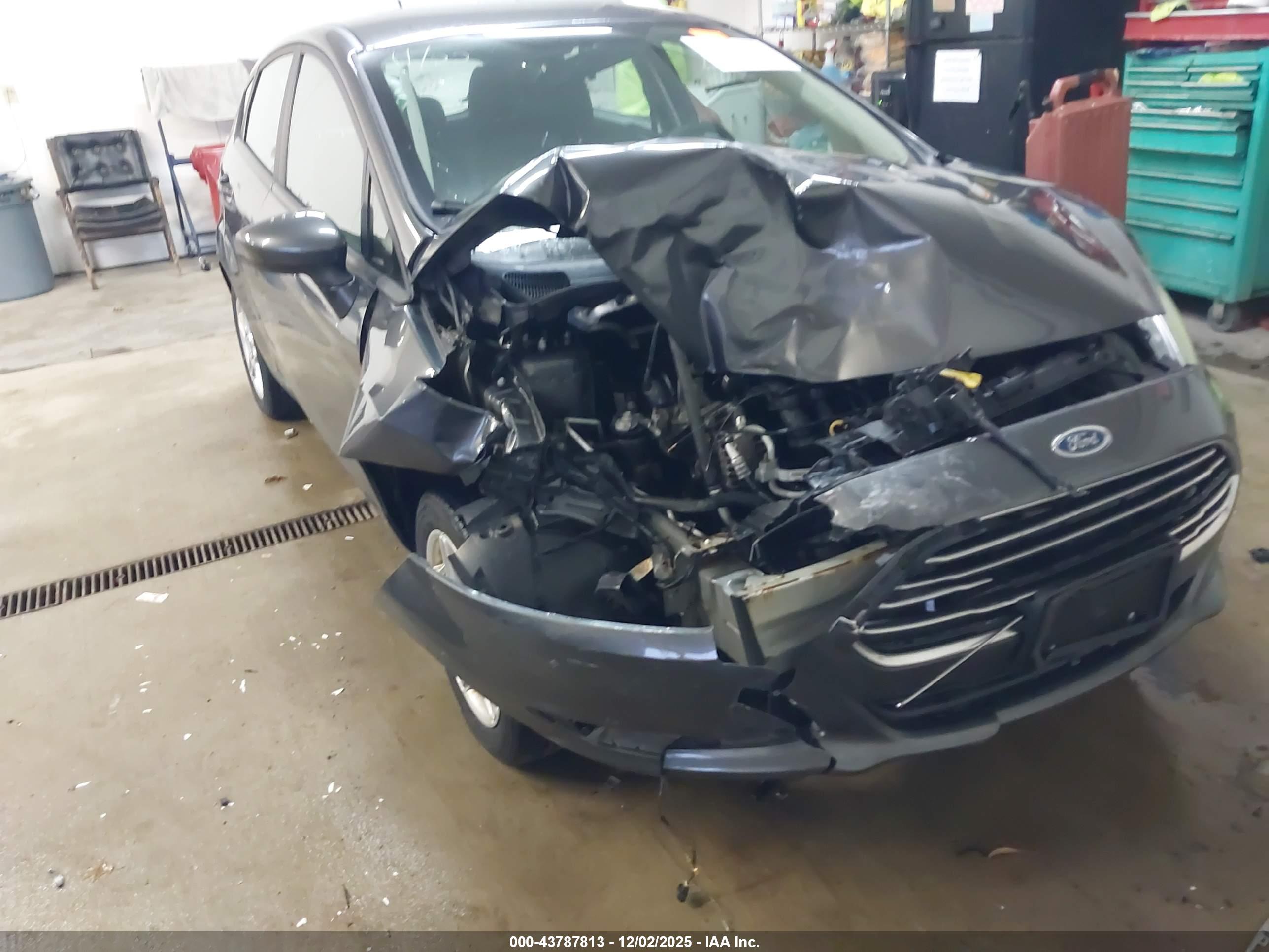 FORD FIESTA image 6