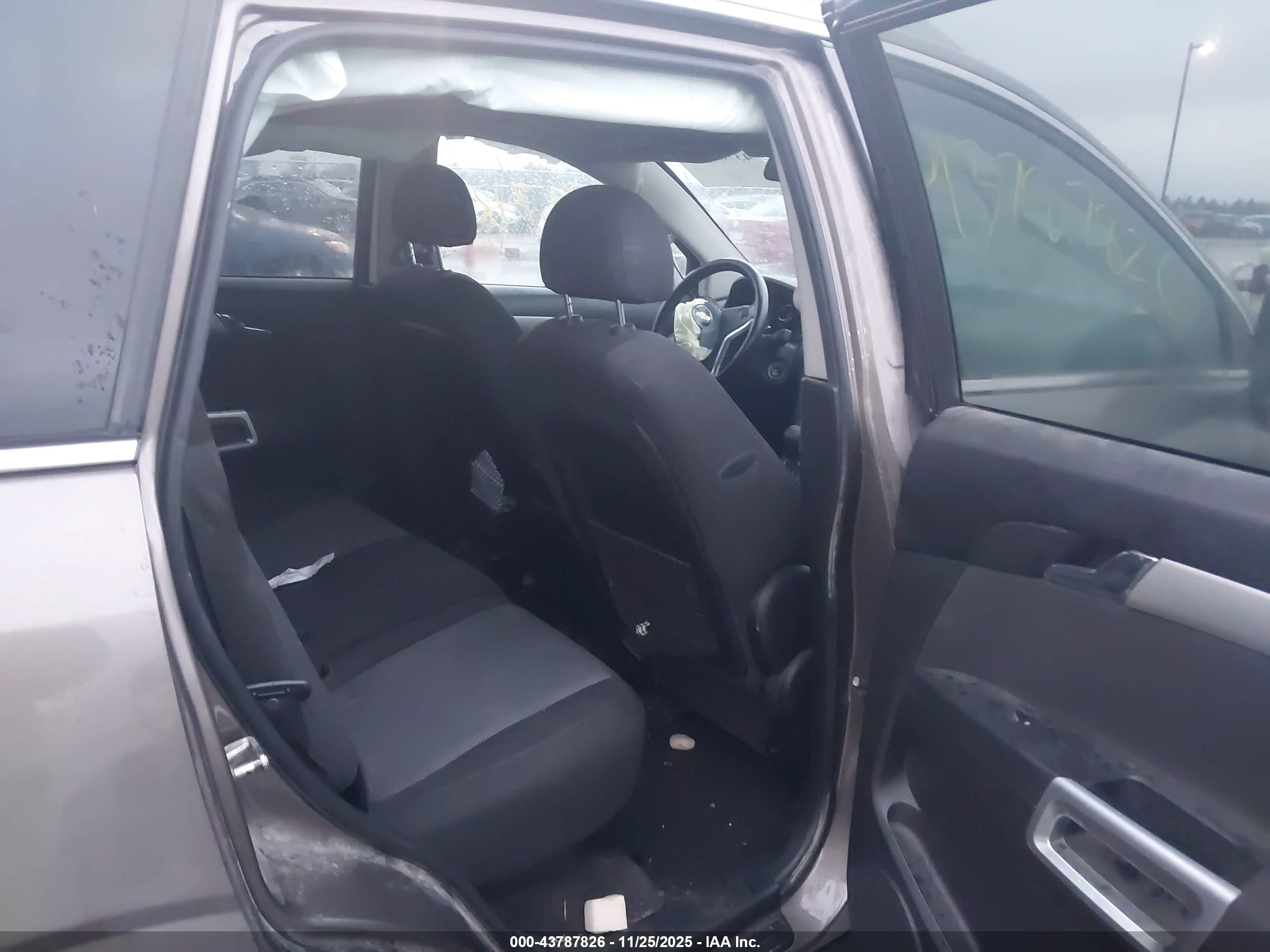 CHEVROLET CAPTIVA image 8