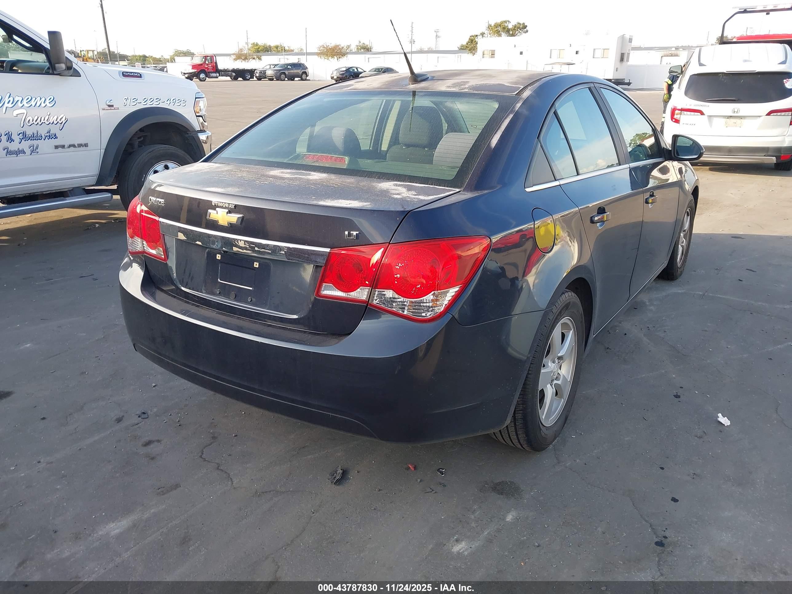 CHEVROLET CRUZE image 4