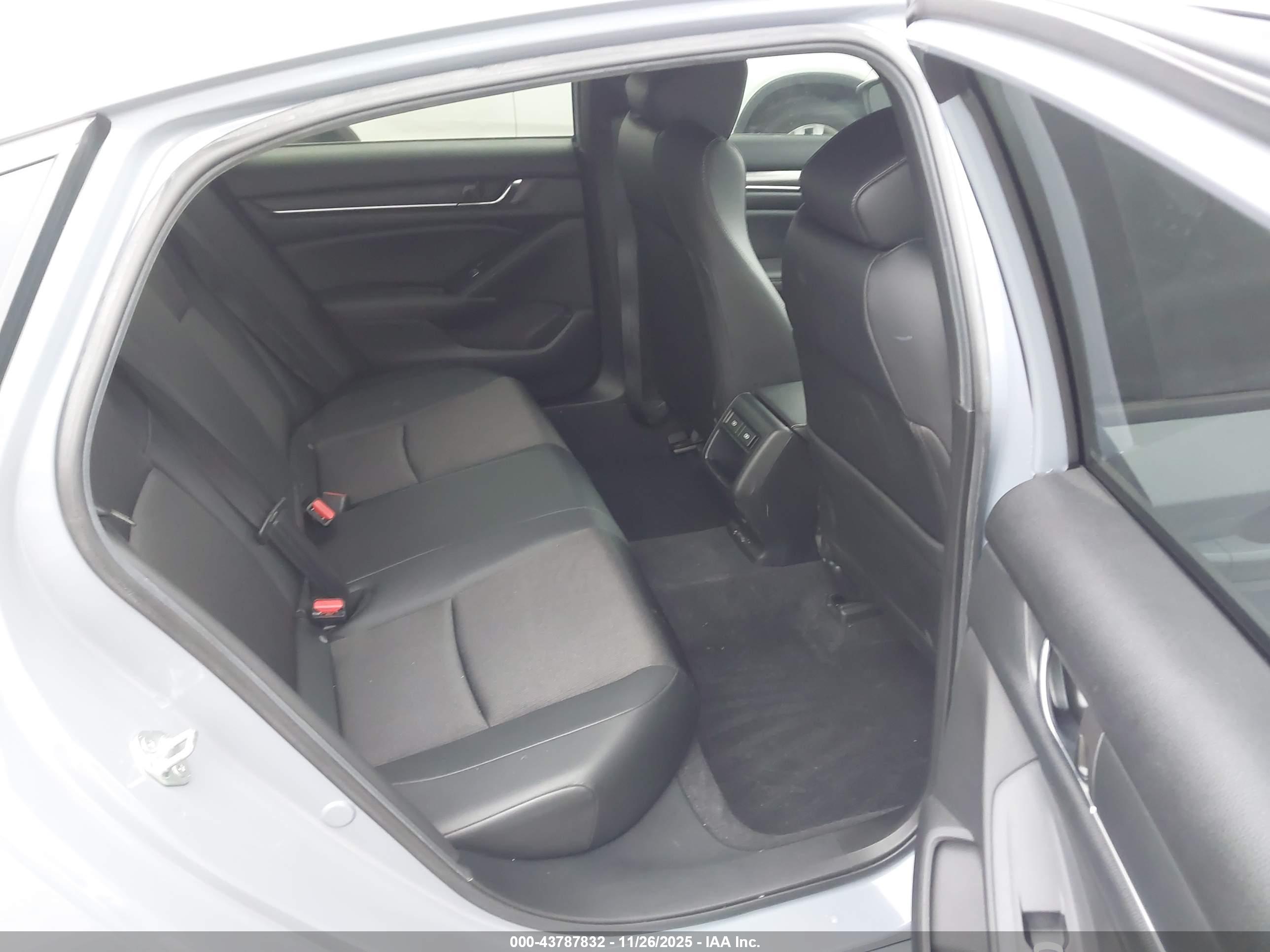 HONDA ACCORD image 8