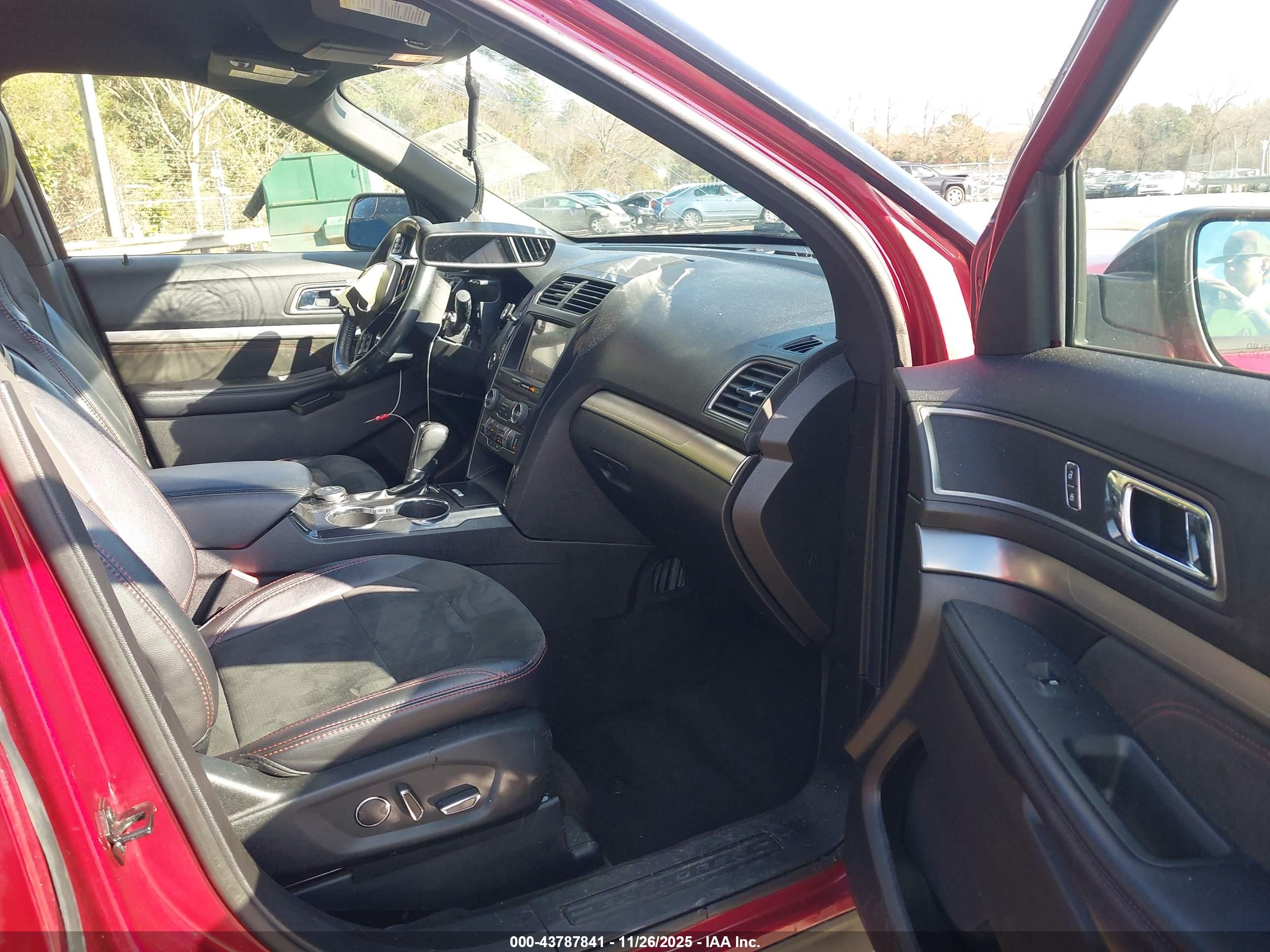 FORD EXPLORER image 5