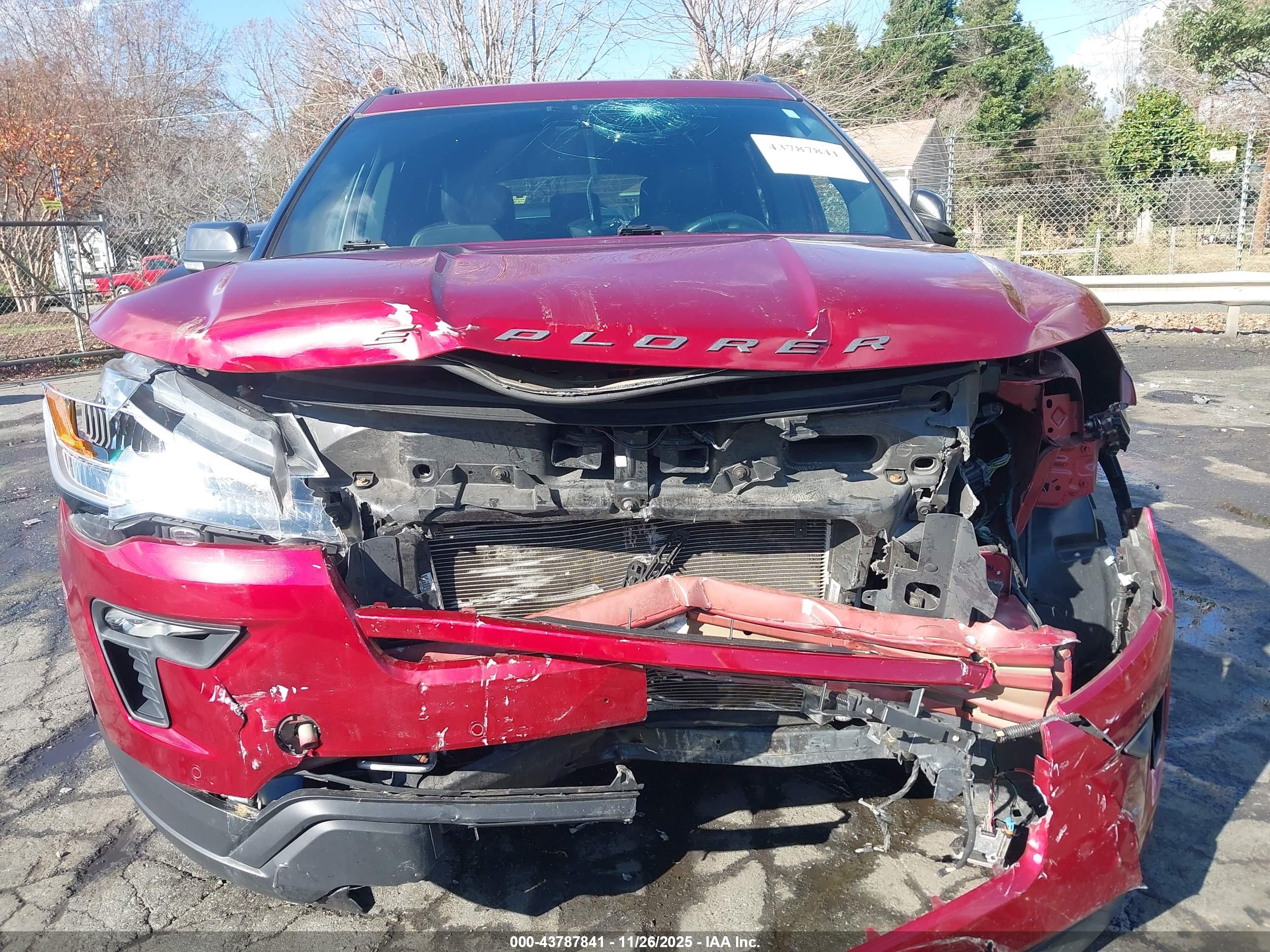 FORD EXPLORER image 6