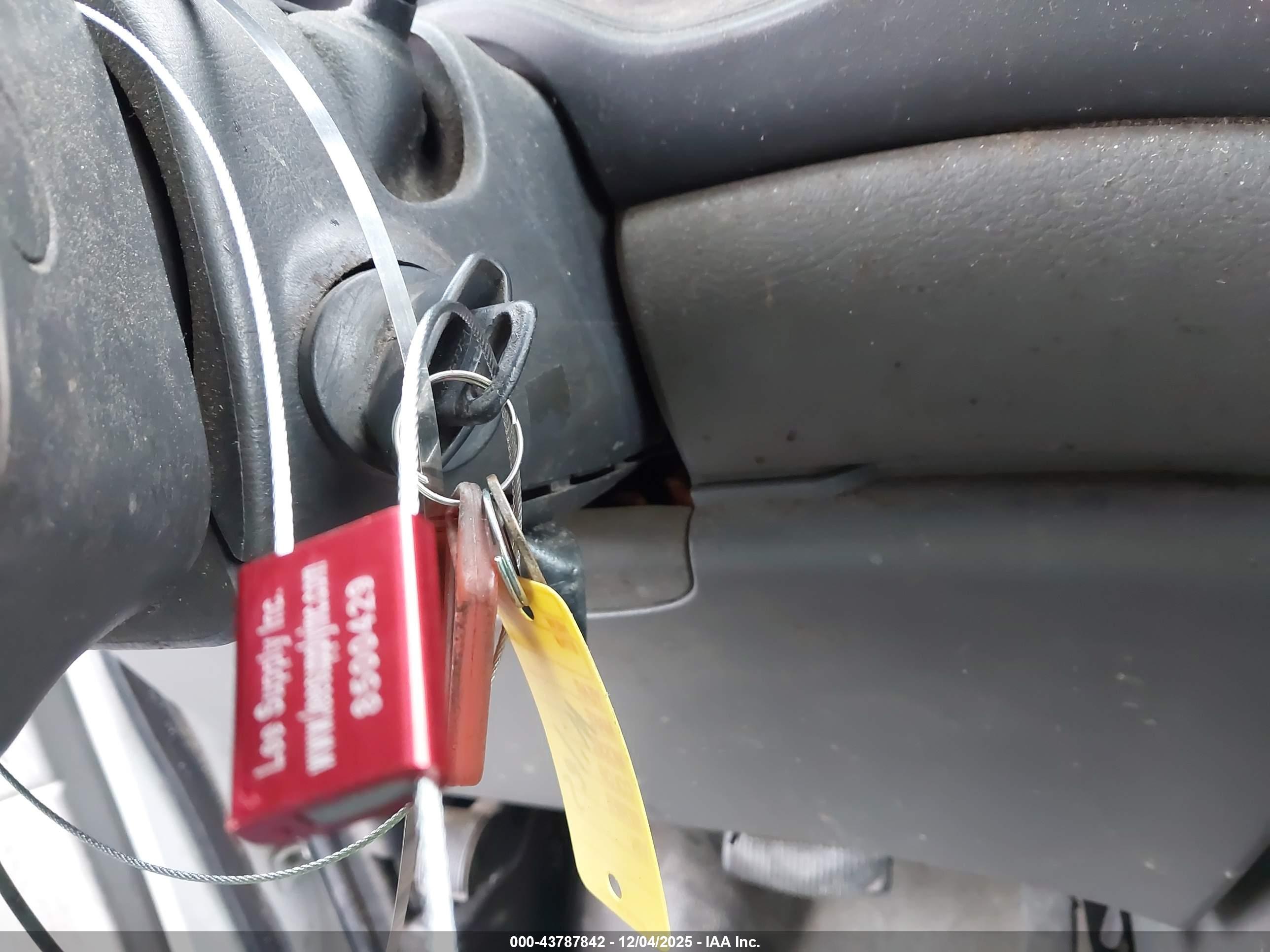 FORD E-250 image 11
