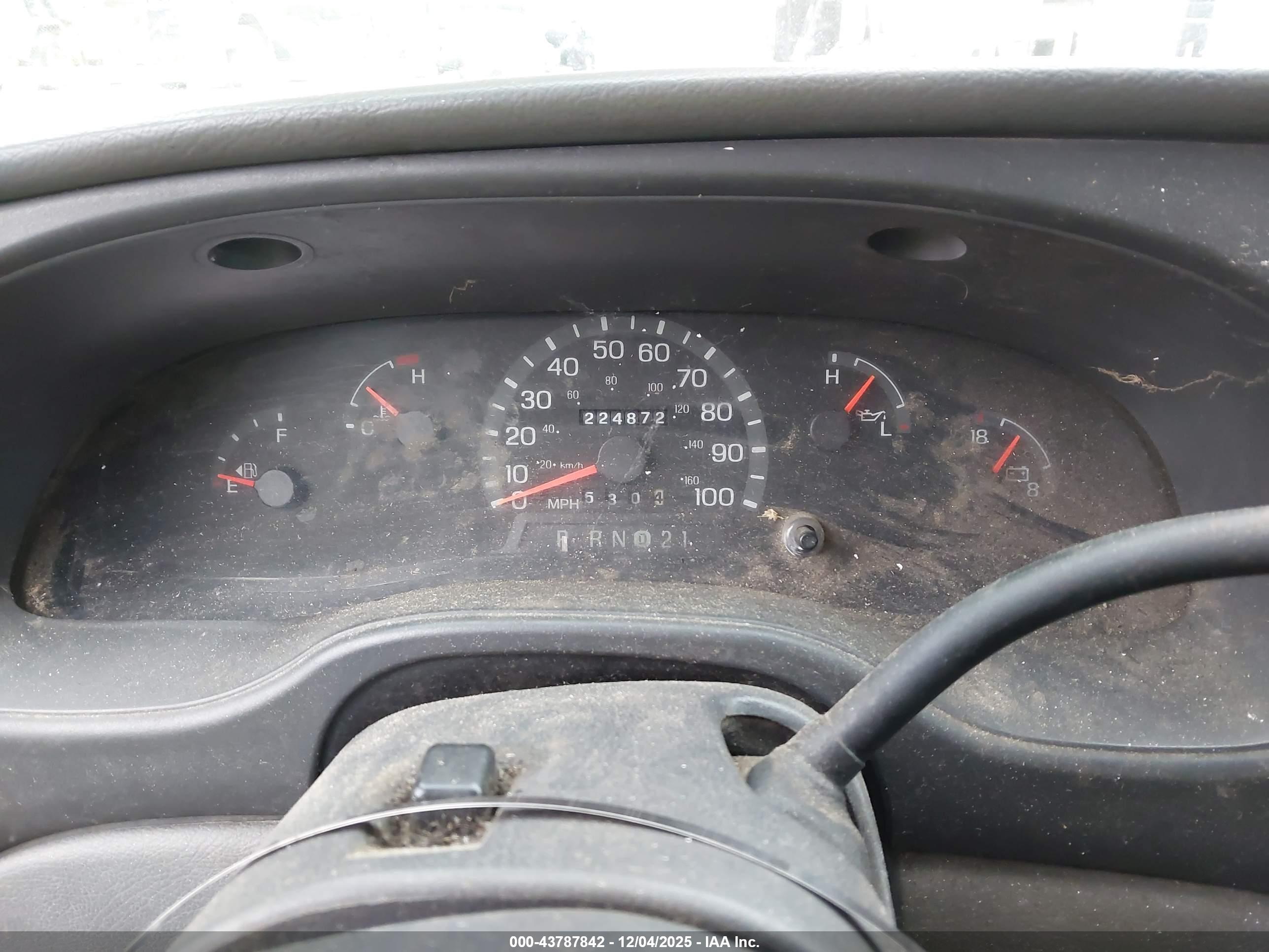 FORD E-250 image 7