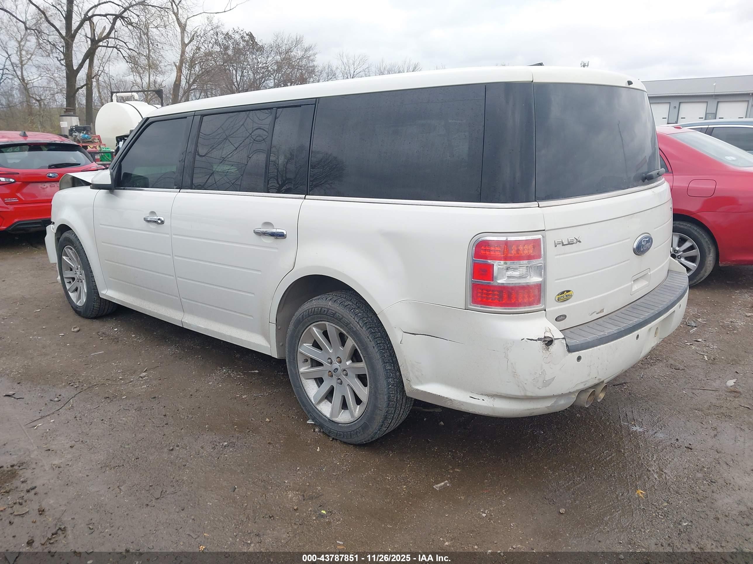 FORD FLEX image 3