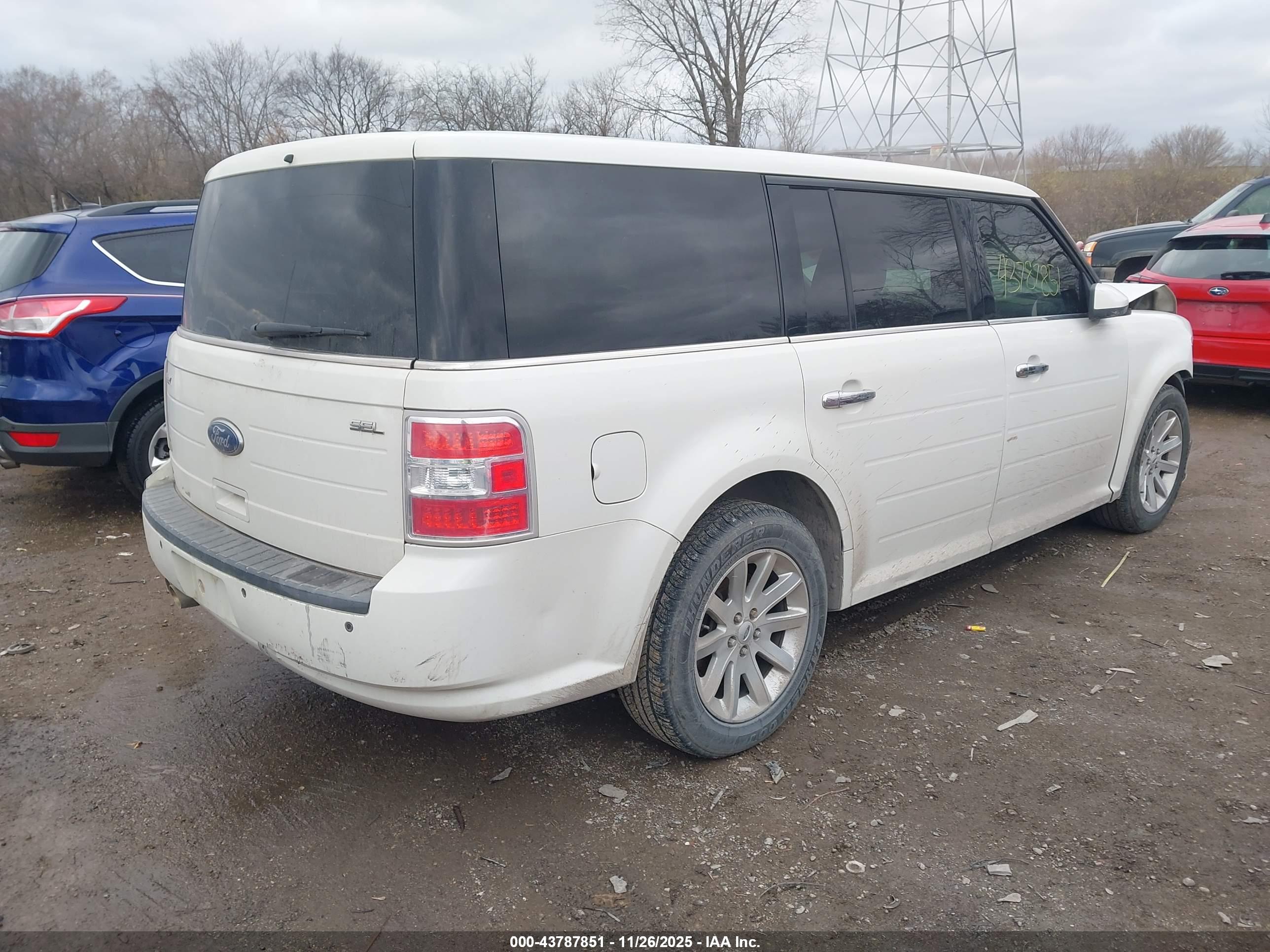 FORD FLEX image 4