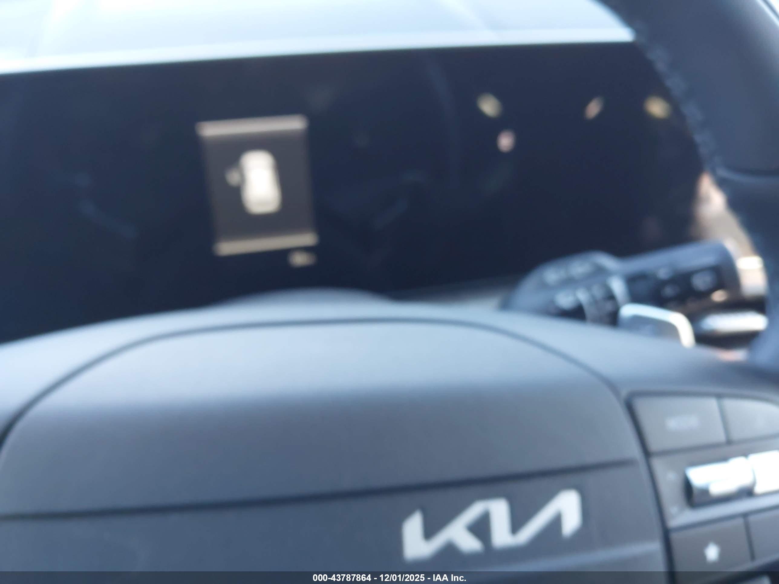 KIA SPORTAGE image 7