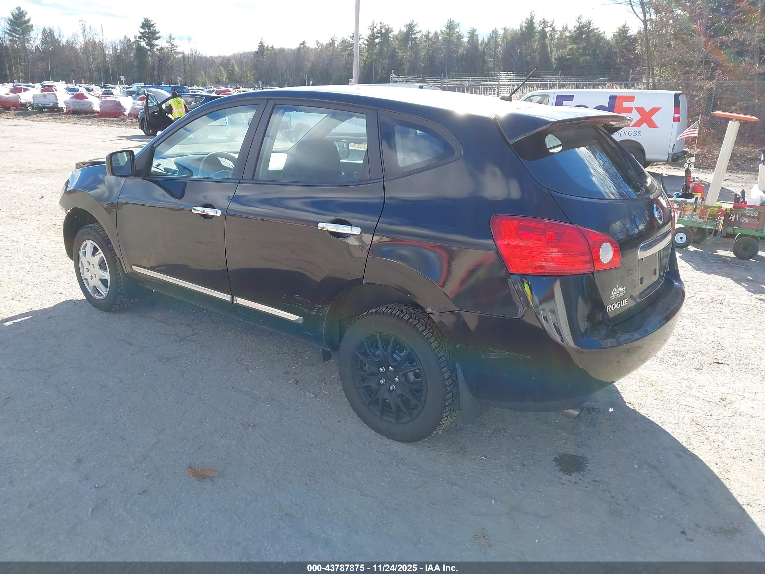 NISSAN ROGUE image 3