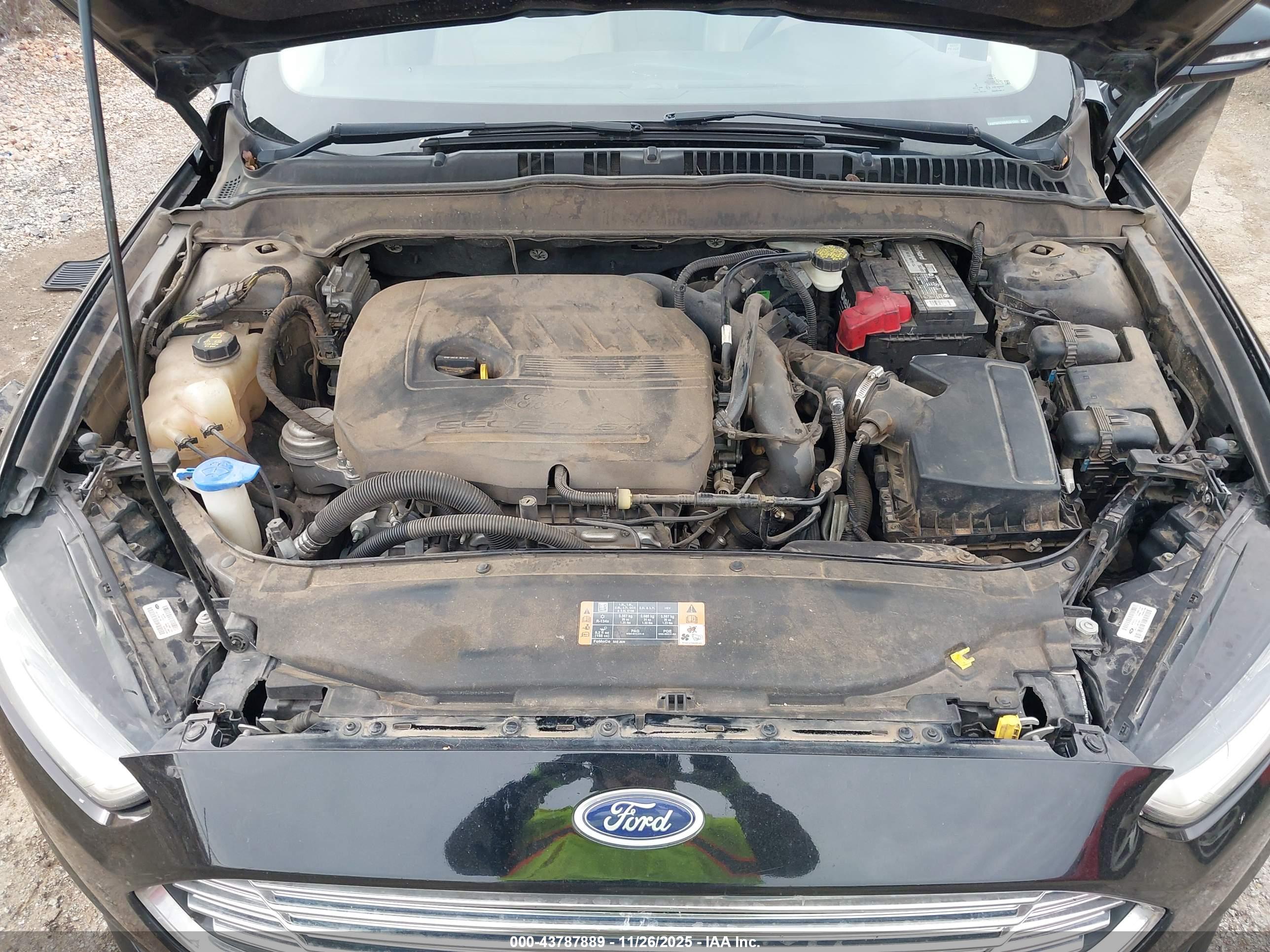 FORD FUSION image 10