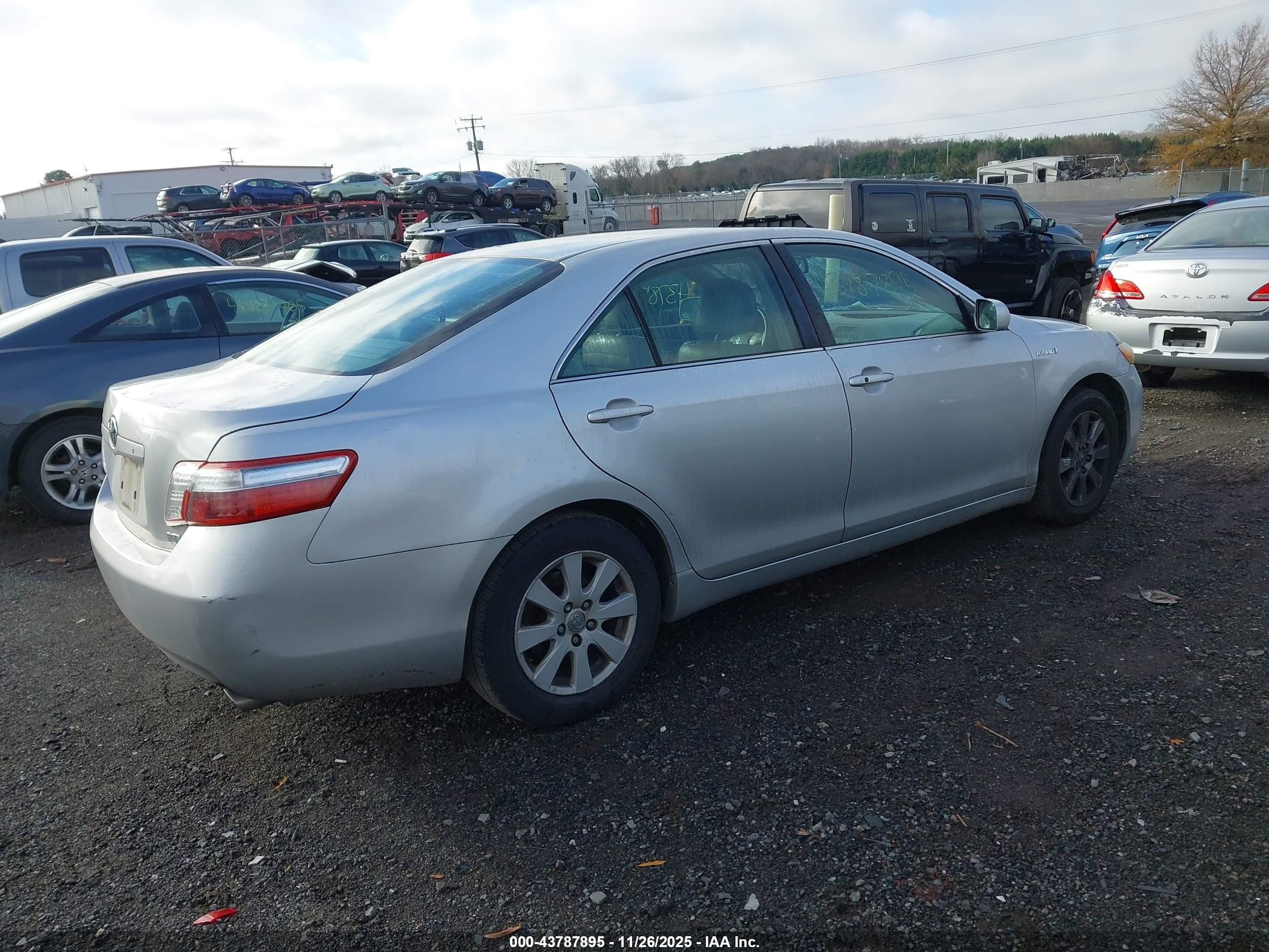 TOYOTA CAMRY image 4