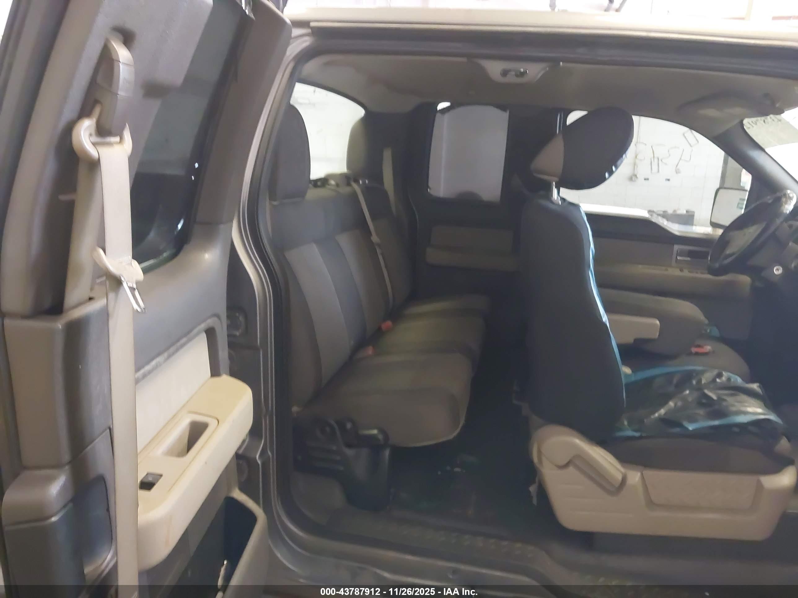 FORD F-150 image 8