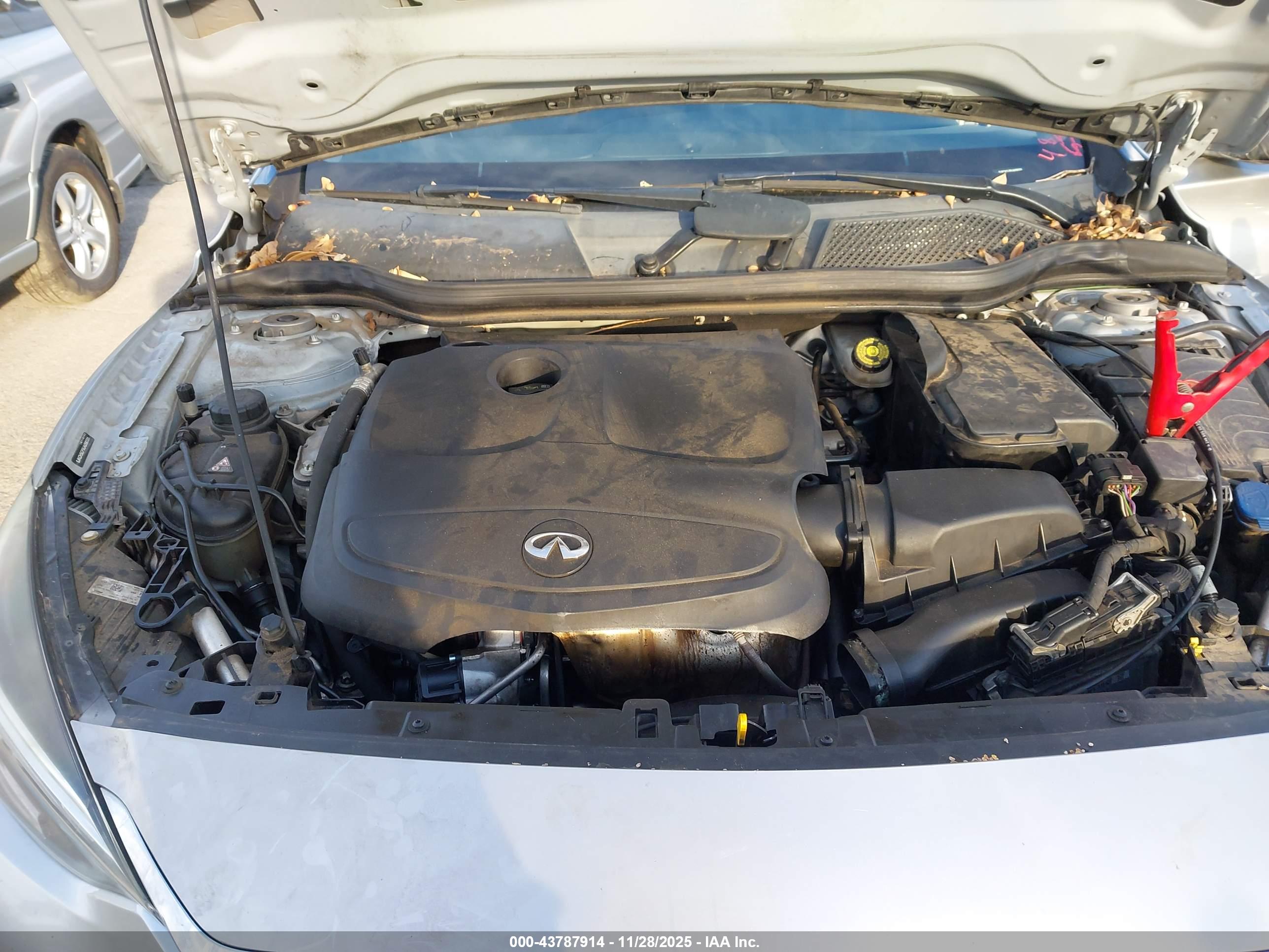 INFINITI QX30 image 10