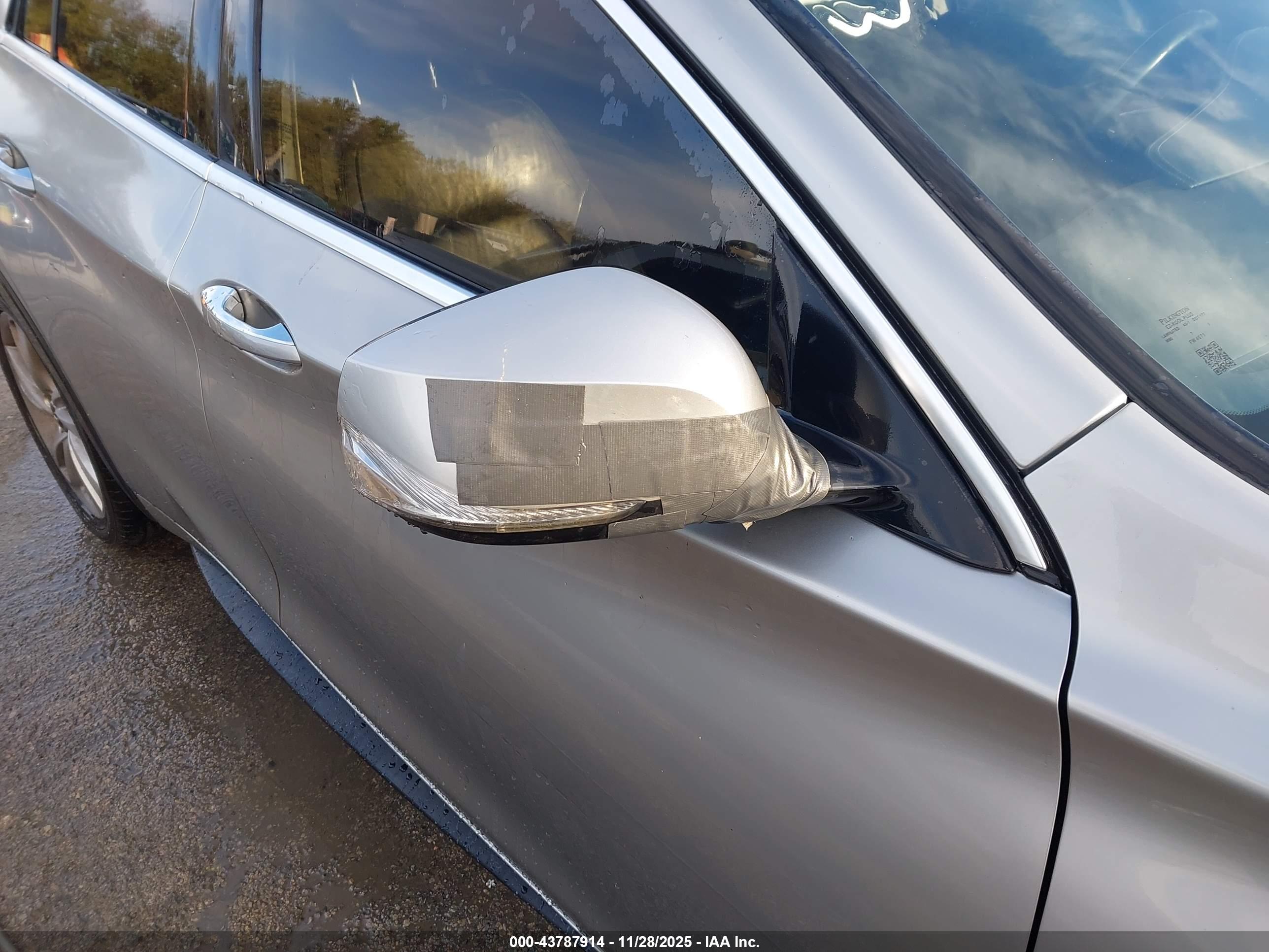 INFINITI QX30 image 6