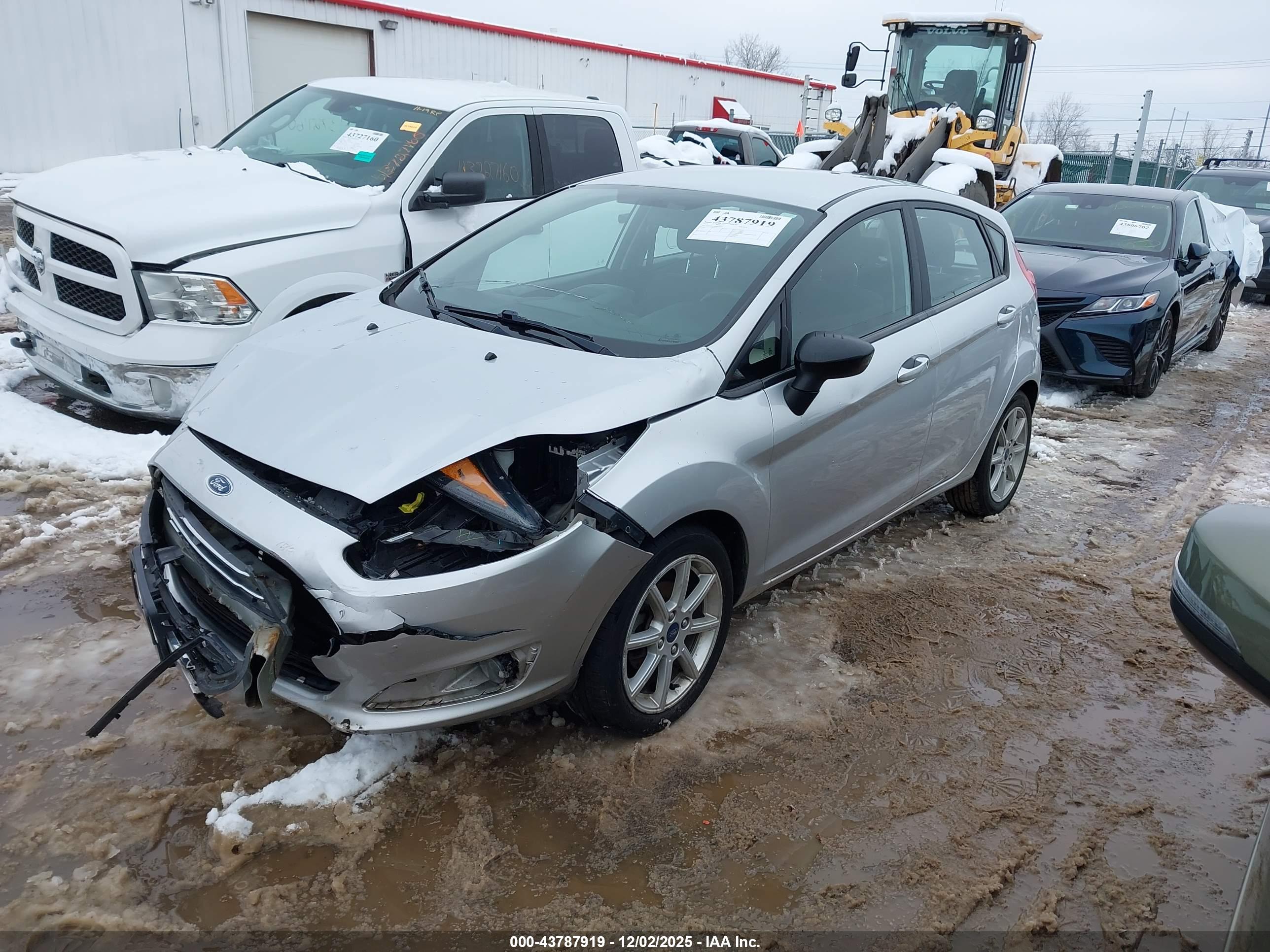 FORD FIESTA image 2