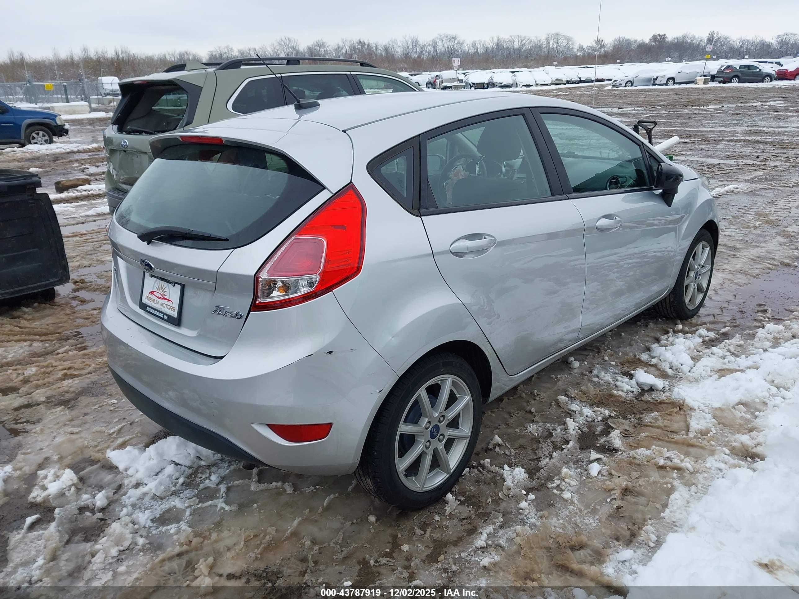 FORD FIESTA image 4