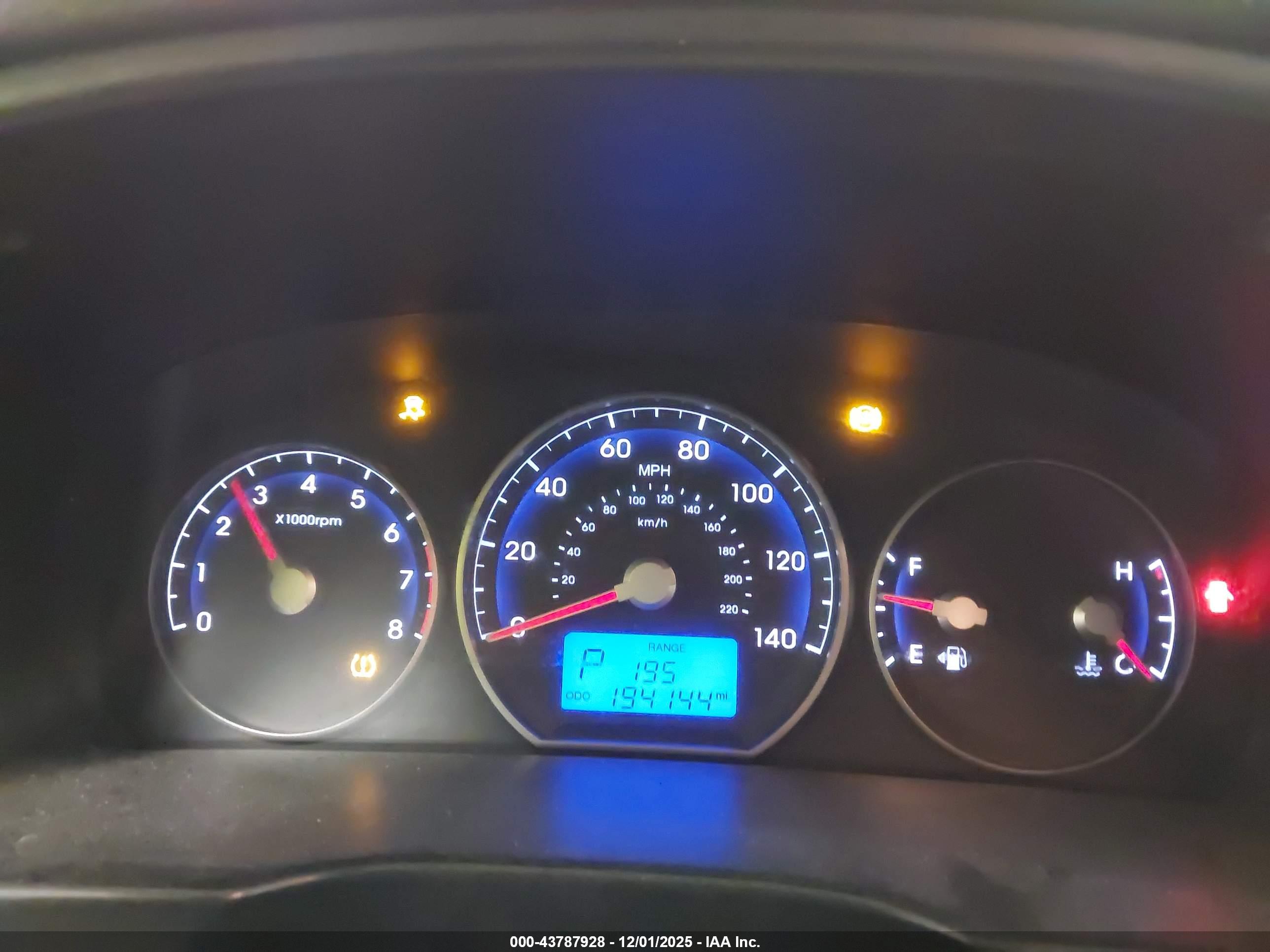 HYUNDAI SANTA image 7