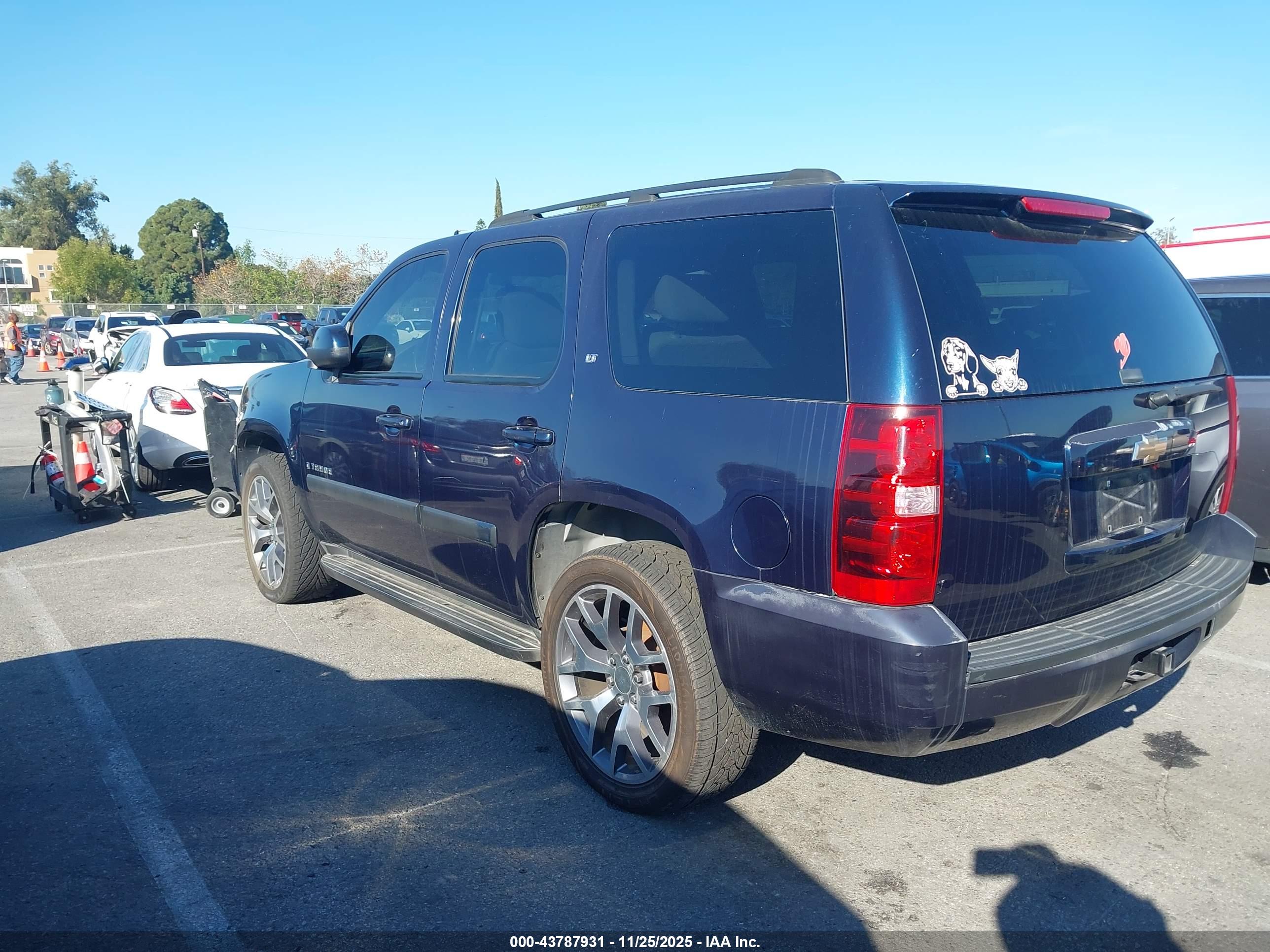 CHEVROLET TAHOE image 3