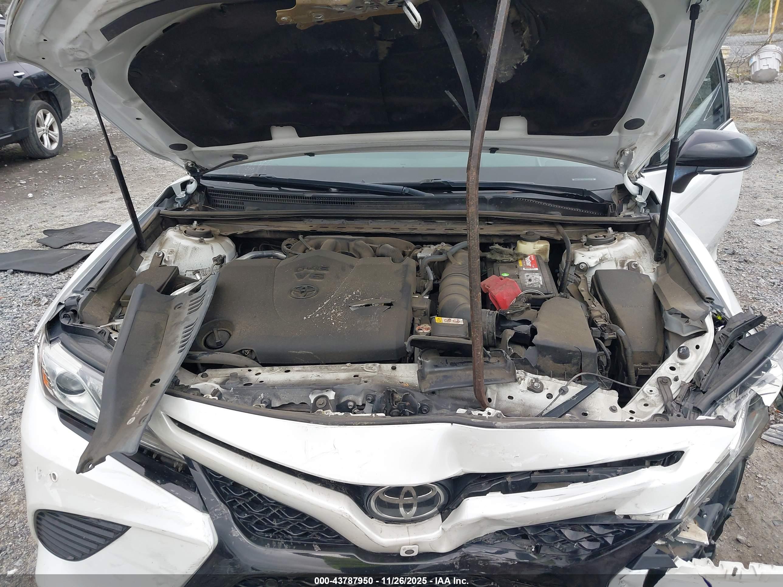 TOYOTA CAMRY image 10