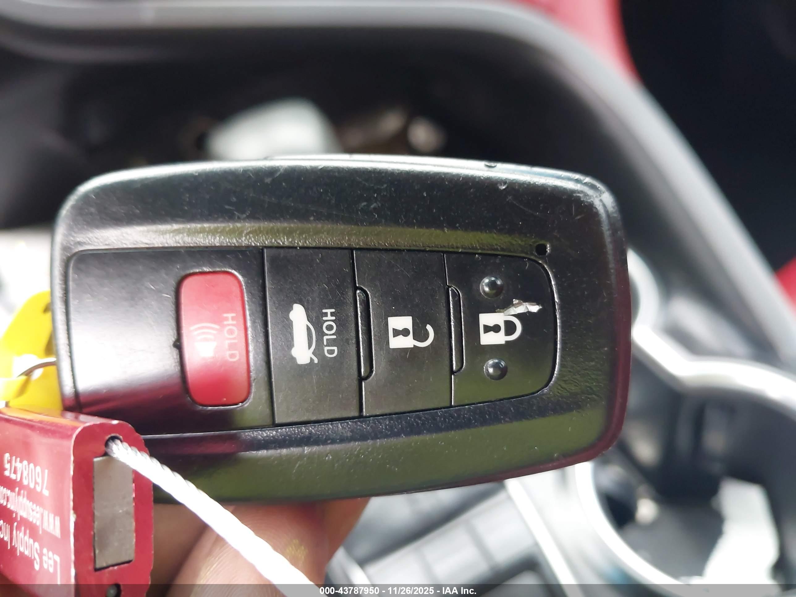 TOYOTA CAMRY image 11