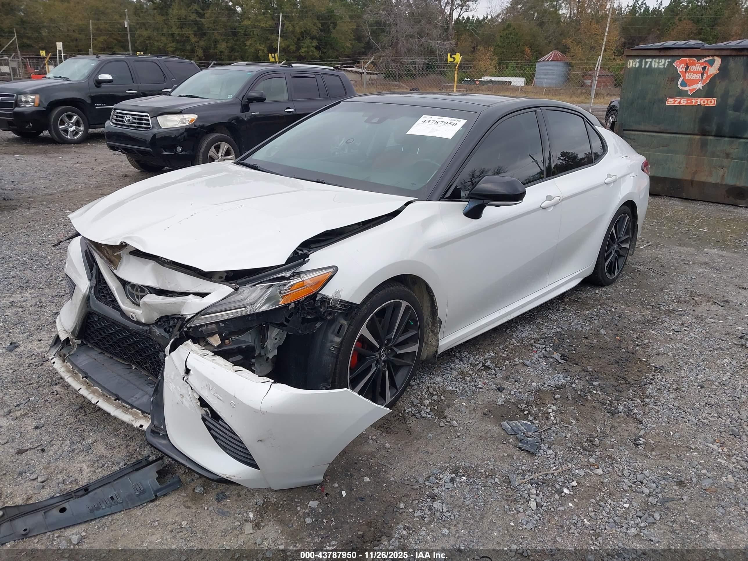 TOYOTA CAMRY image 2