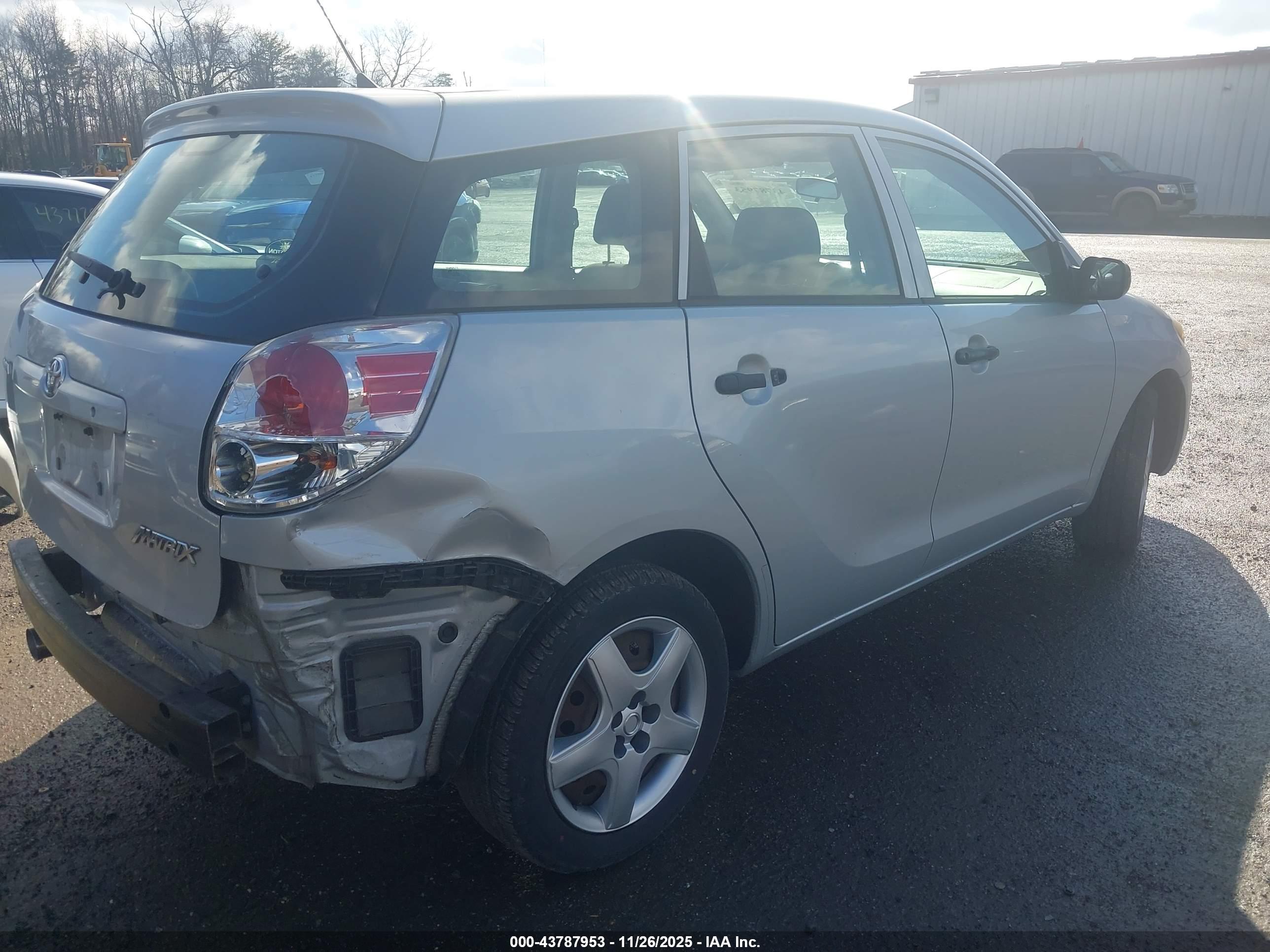 TOYOTA MATRIX image 4