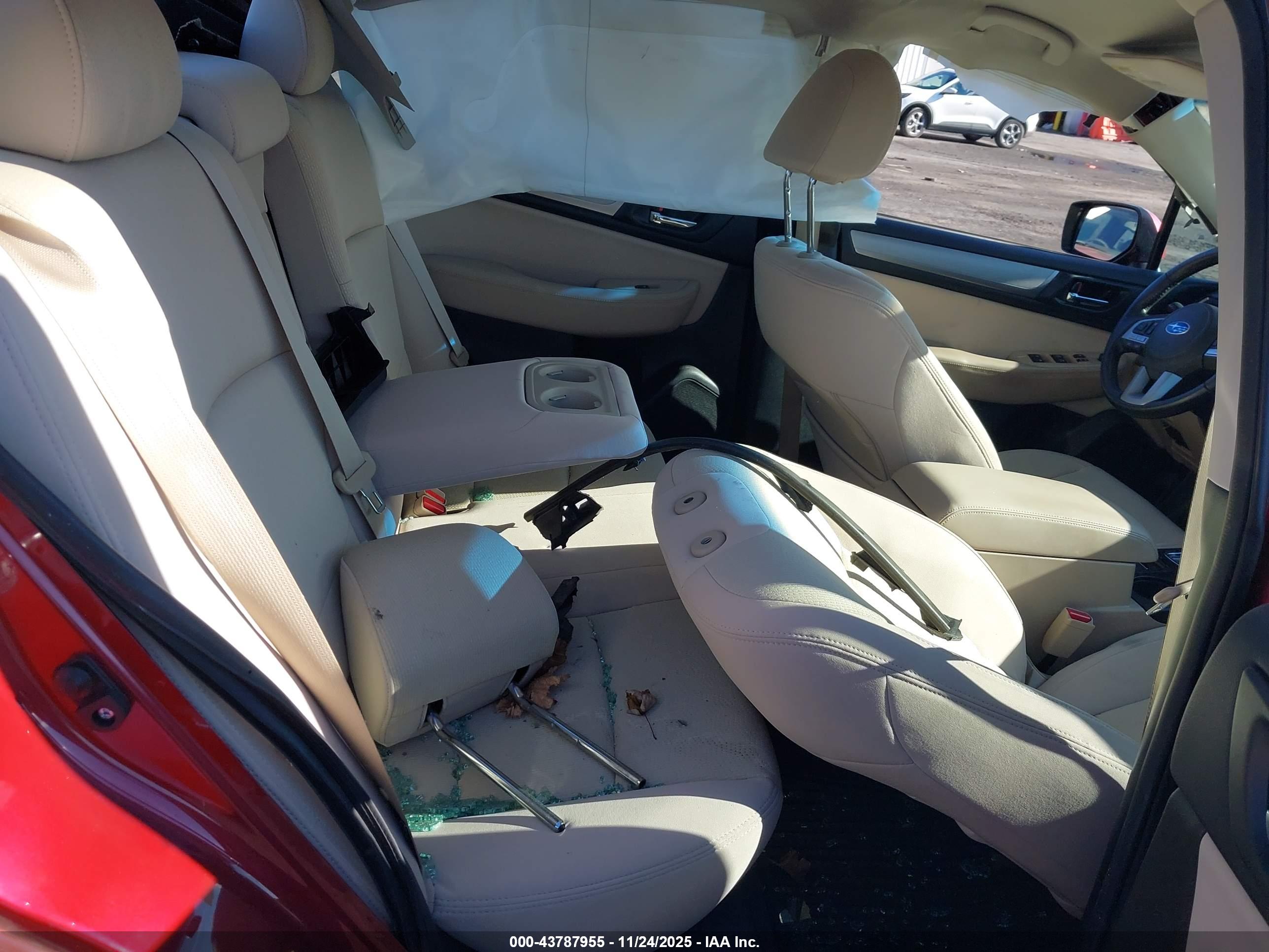 SUBARU LEGACY image 8
