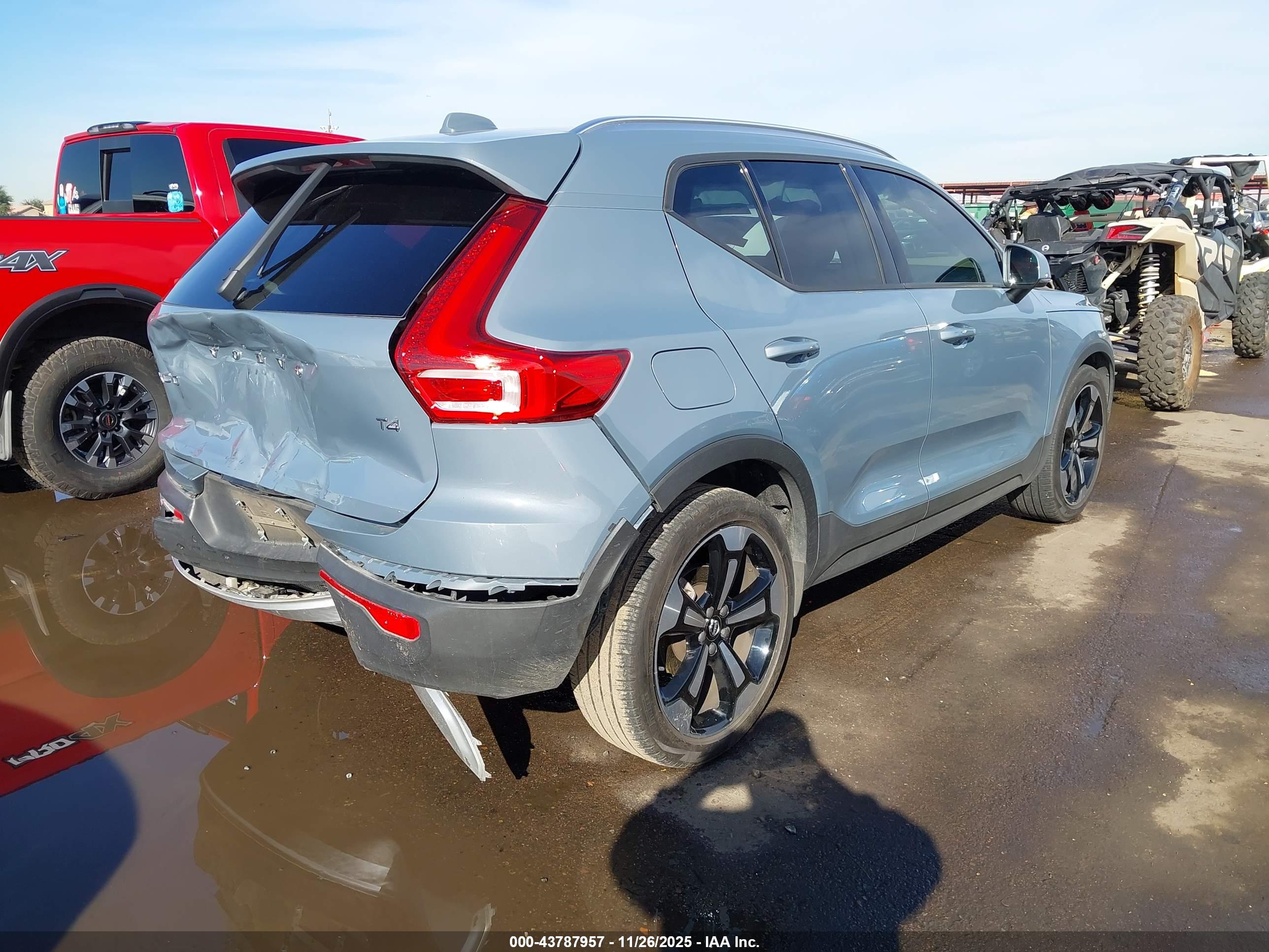 VOLVO XC40 image 4