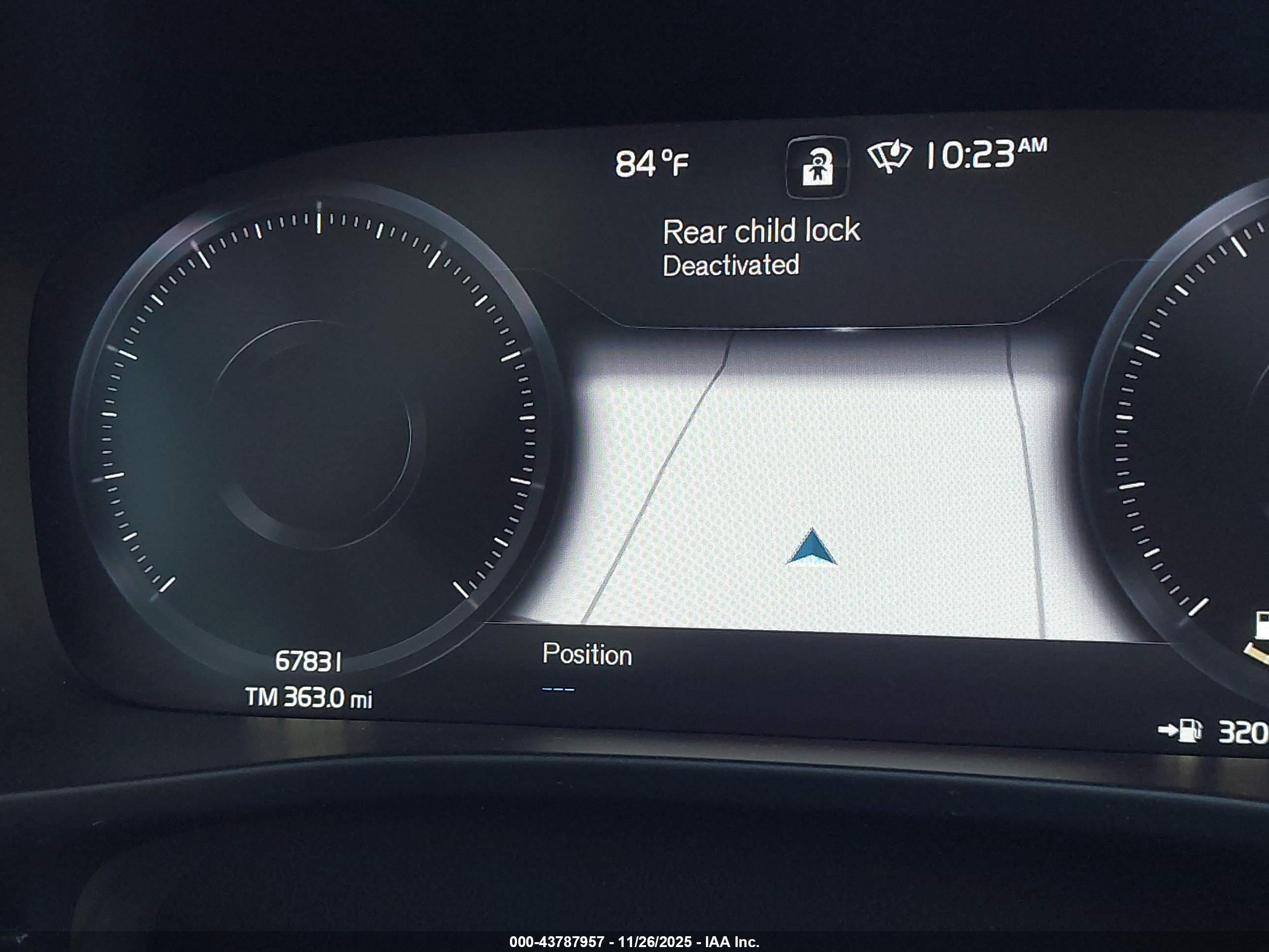 VOLVO XC40 image 7