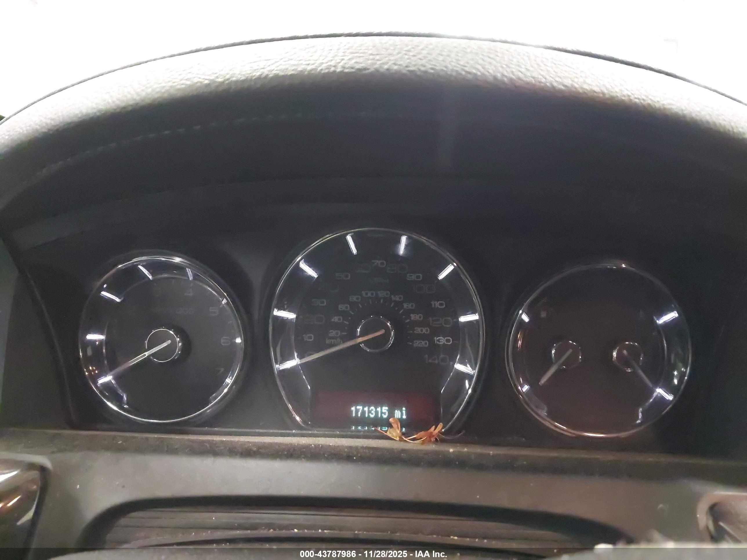 LINCOLN MKS image 7
