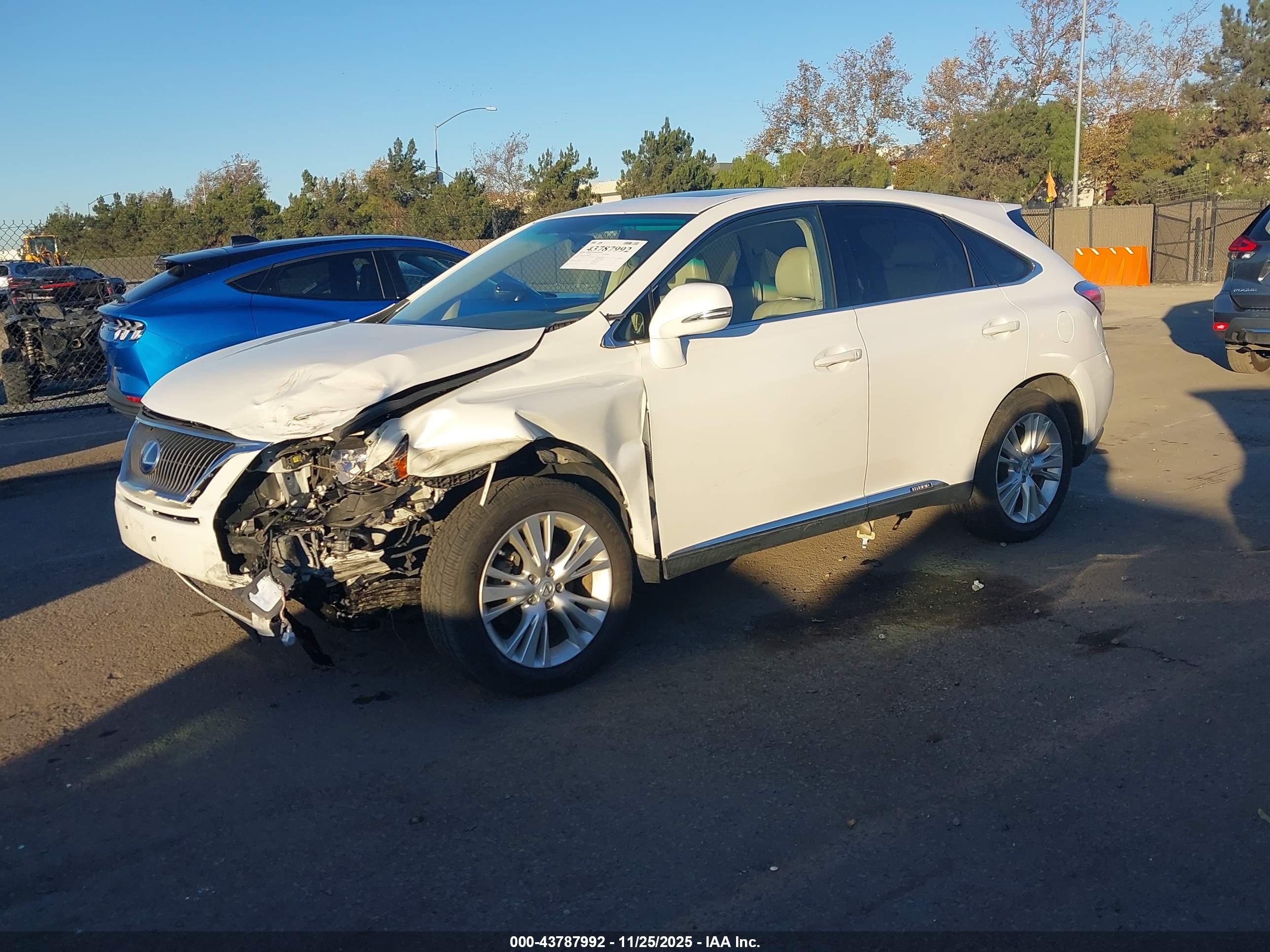 LEXUS RX image 2