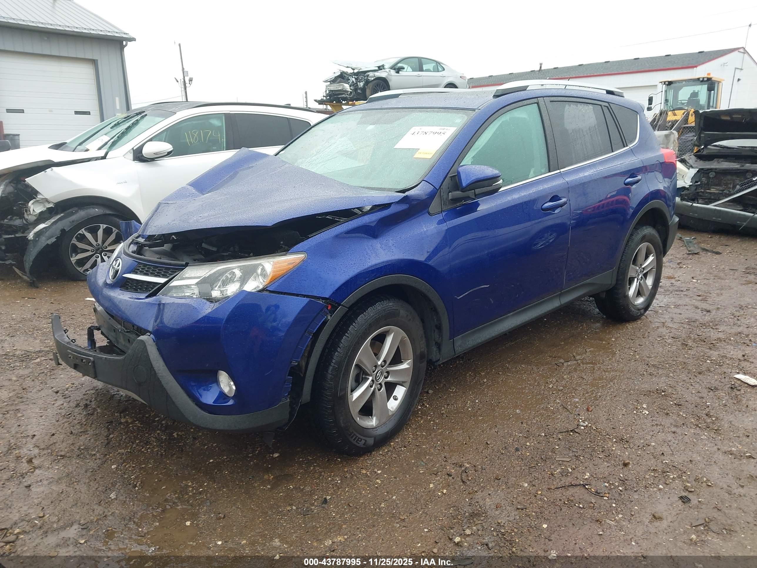 TOYOTA RAV4 image 2