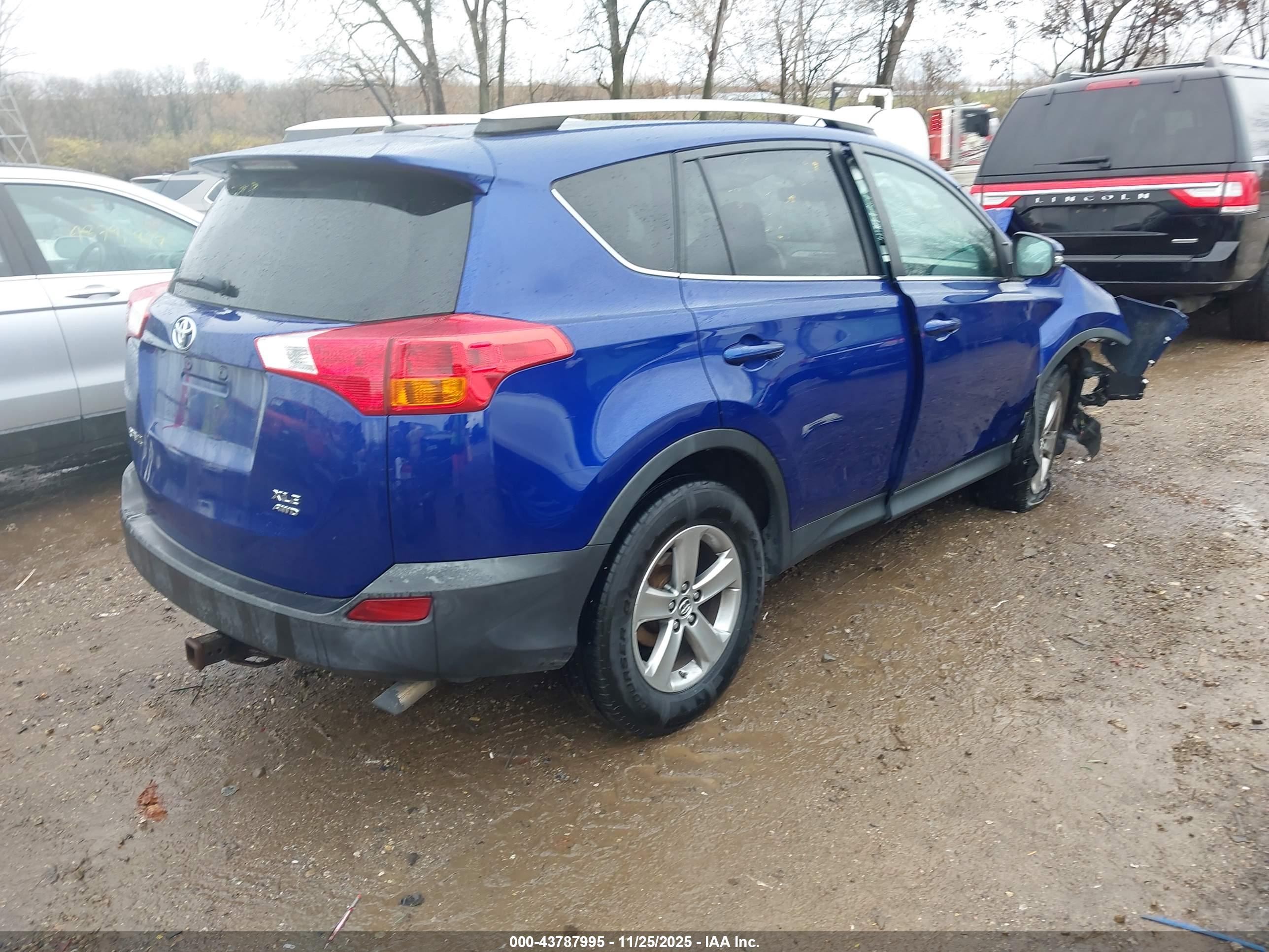 TOYOTA RAV4 image 4