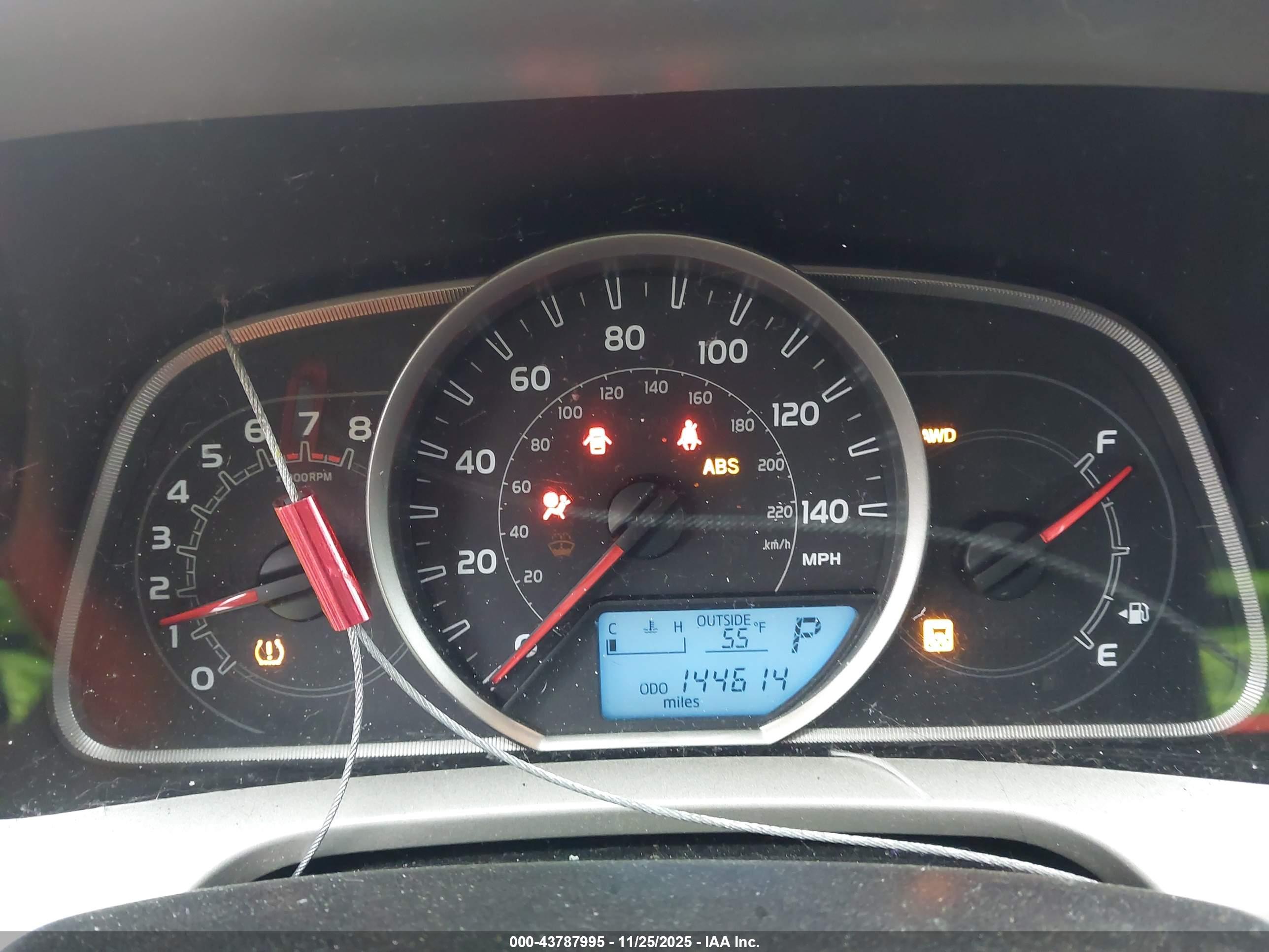 TOYOTA RAV4 image 7